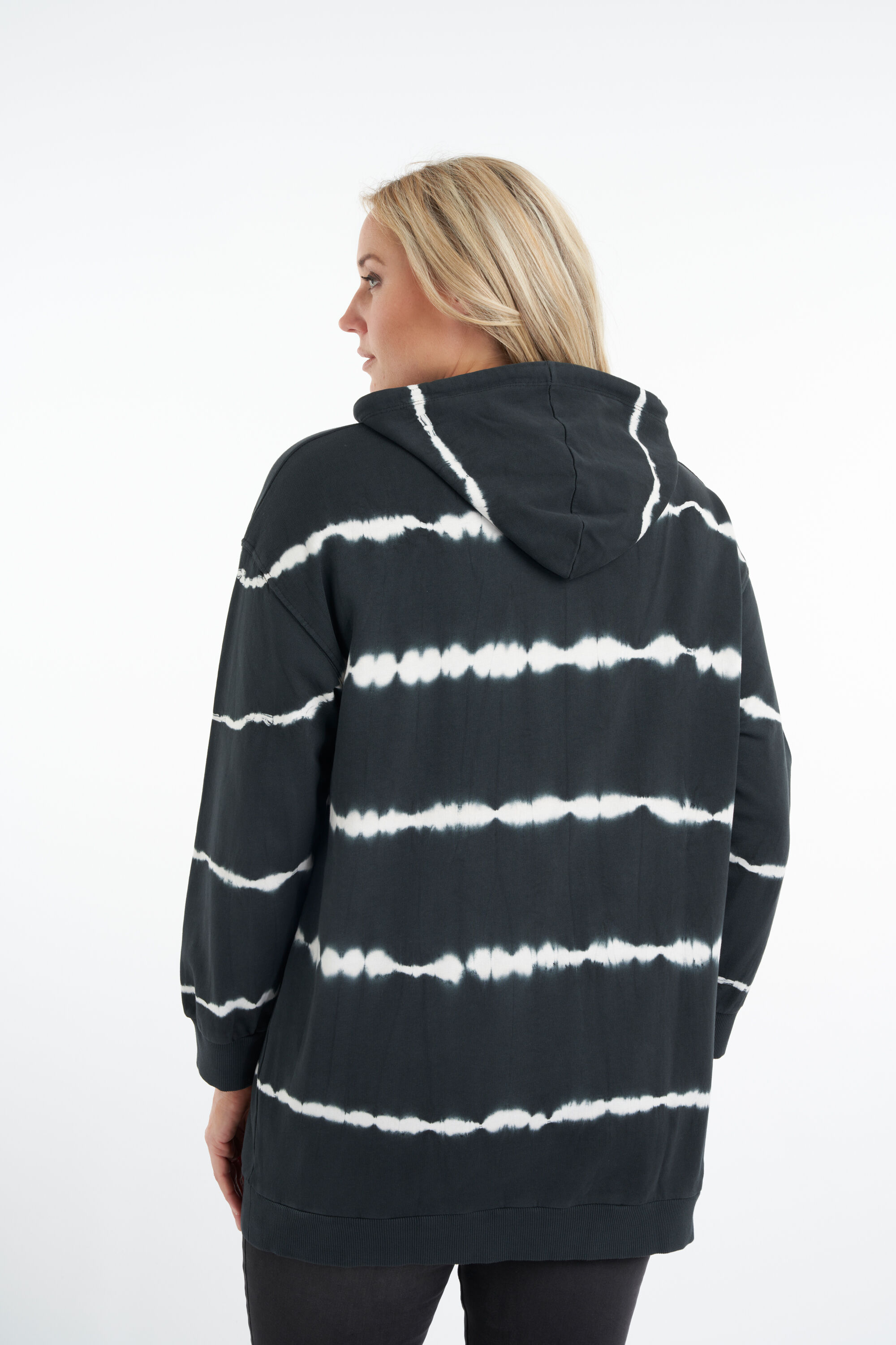 Hoodie mit Batik-Print image number 4