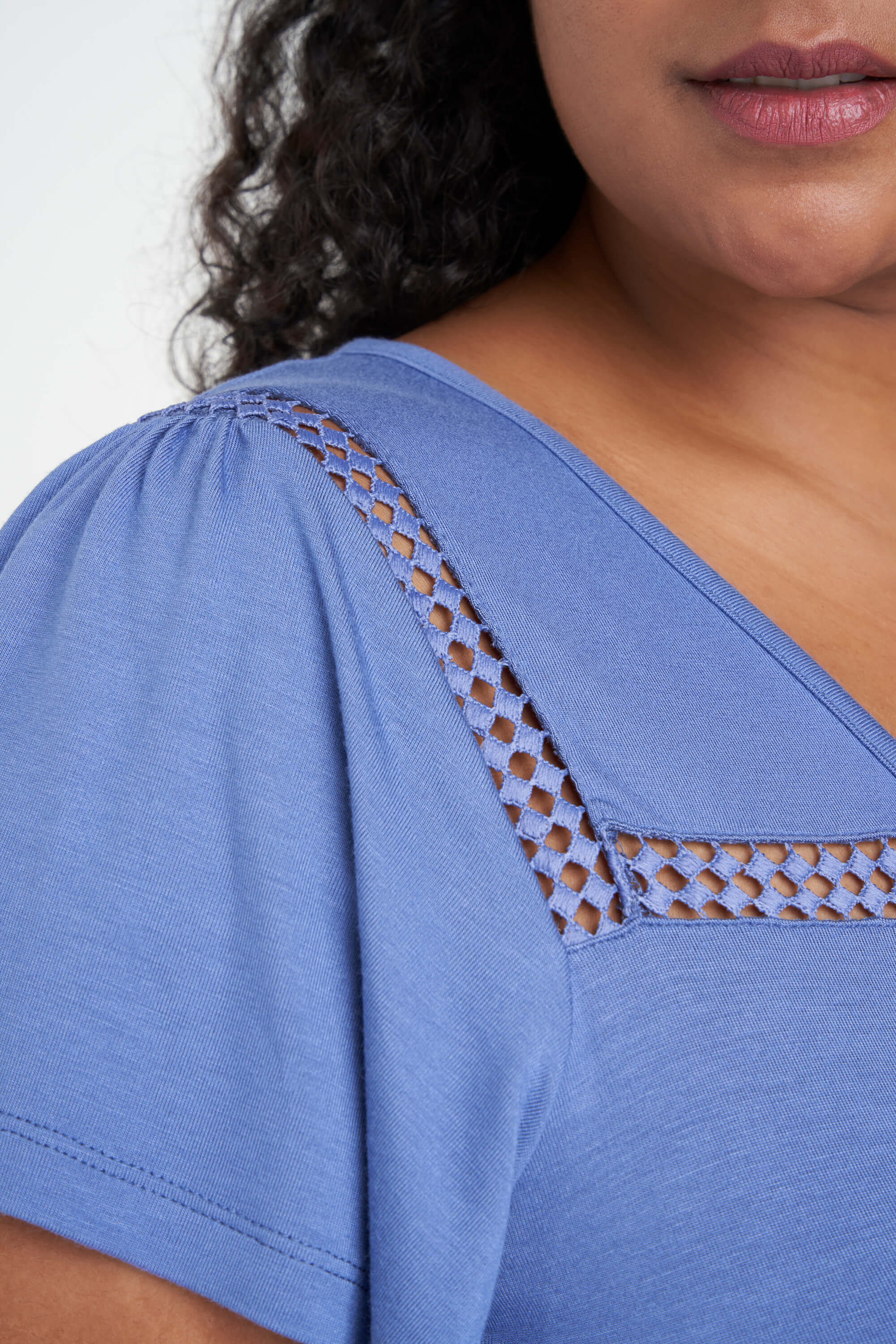 T-Shirt mit R&uuml;schen&auml;rmeln  image number 4