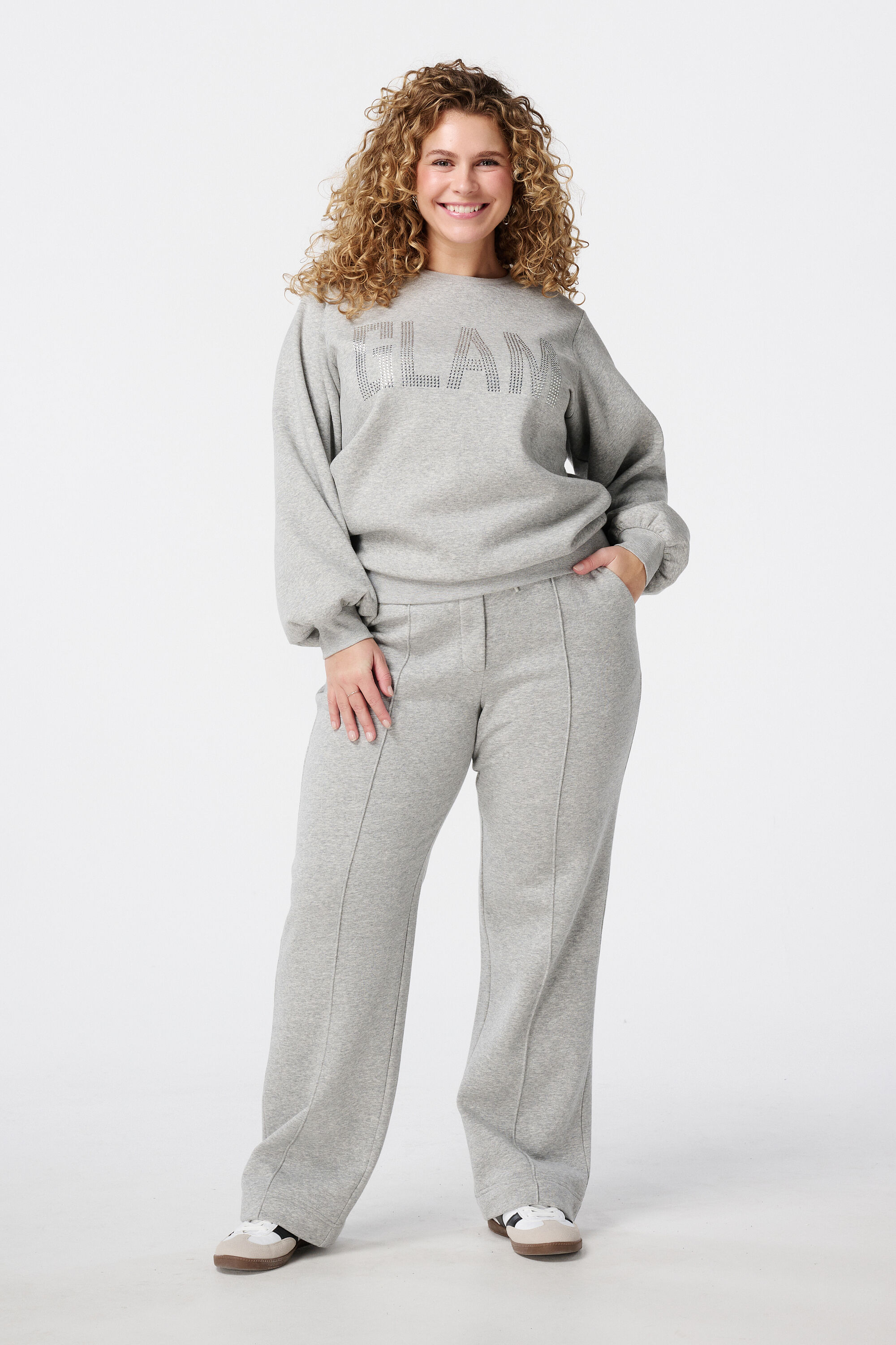 Pullover mit Strasssteinen  image number 5