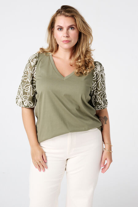 T-Shirt mit bestickten Ärmeln T-Shirt mit bestickten Ärmeln