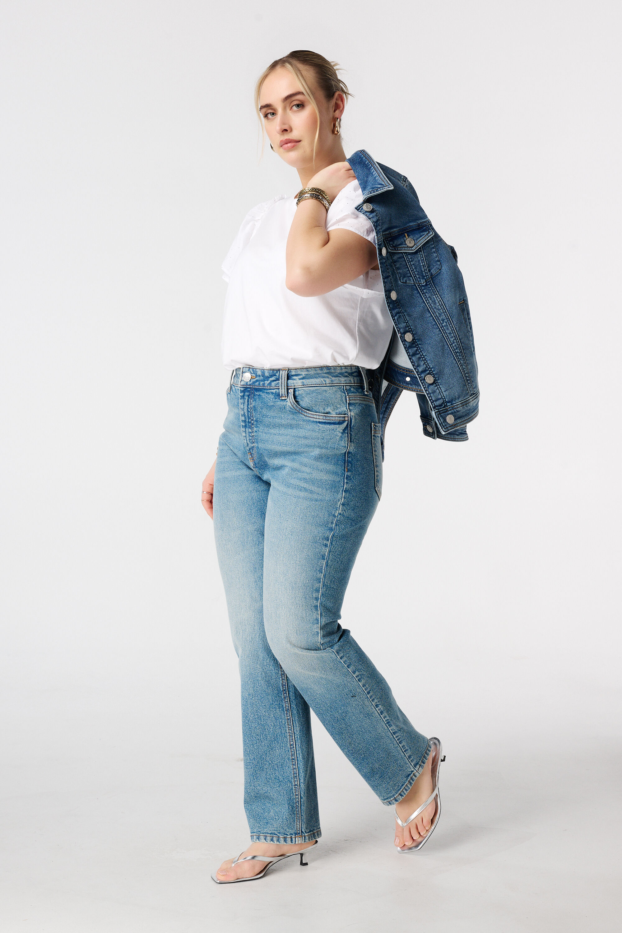 Straight Leg Jeans mit Mid Waist