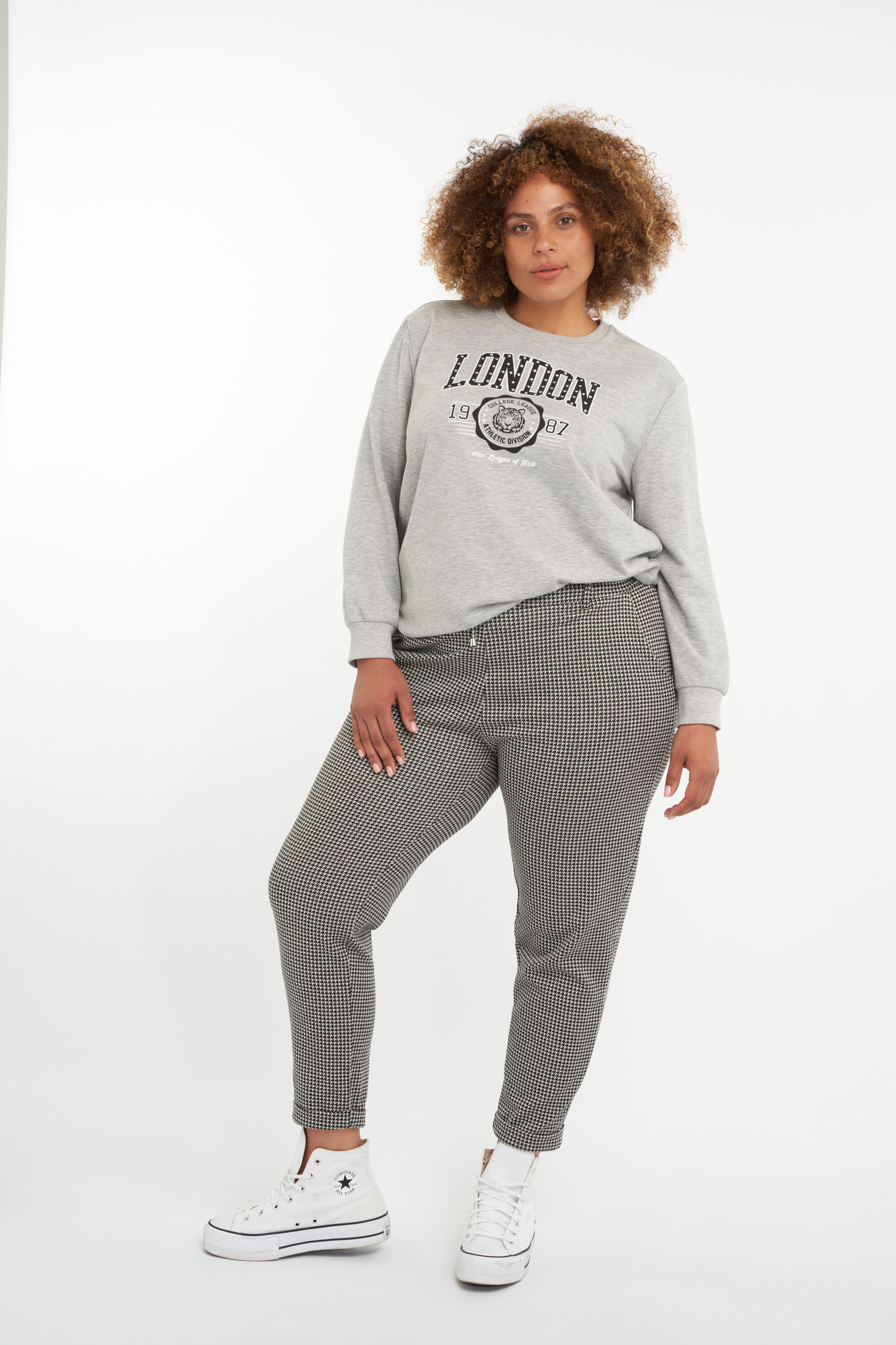 Karierte weit geschnittene Hose image number 5