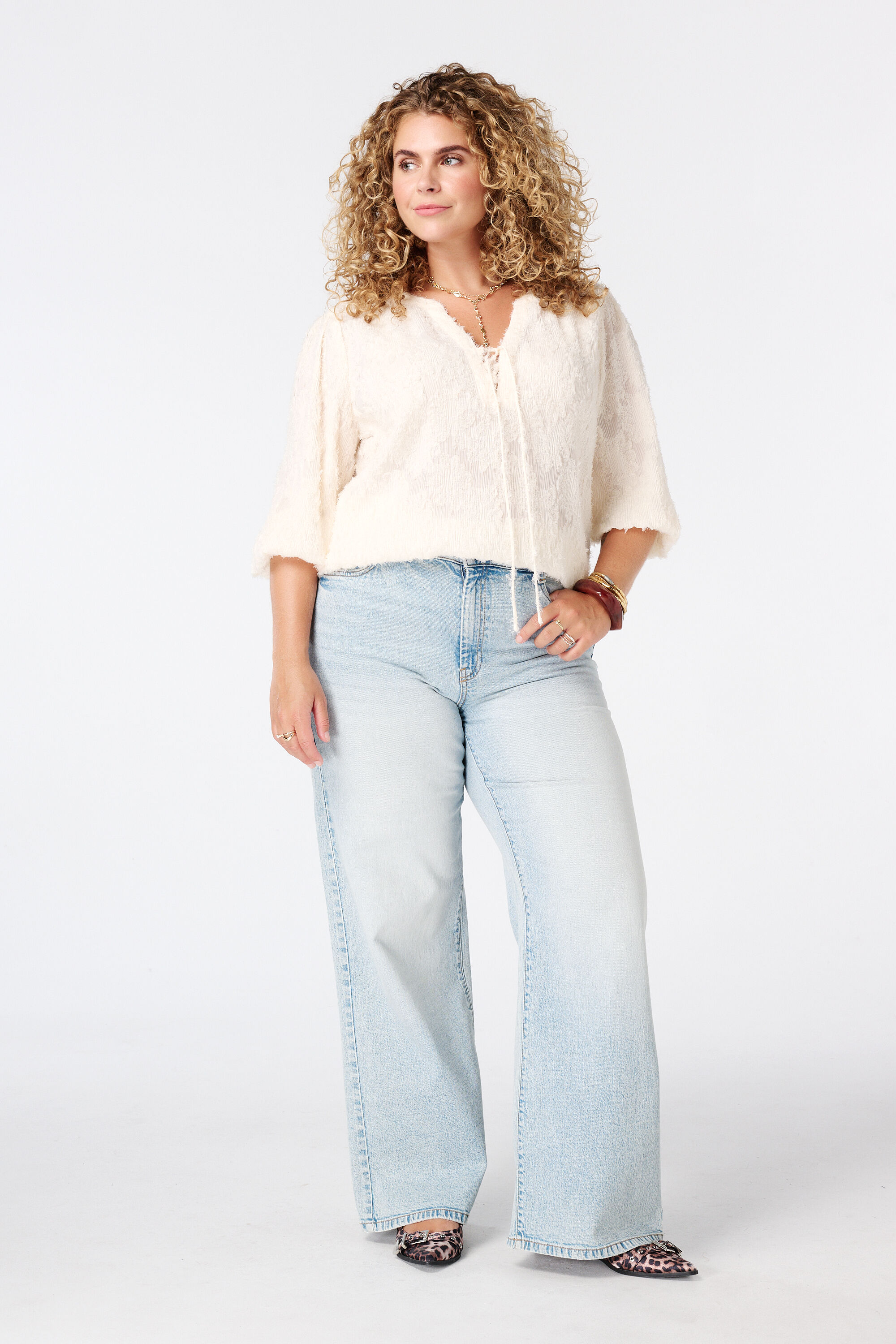 Flauschige Bluse mit V Ausschnitt image number 5