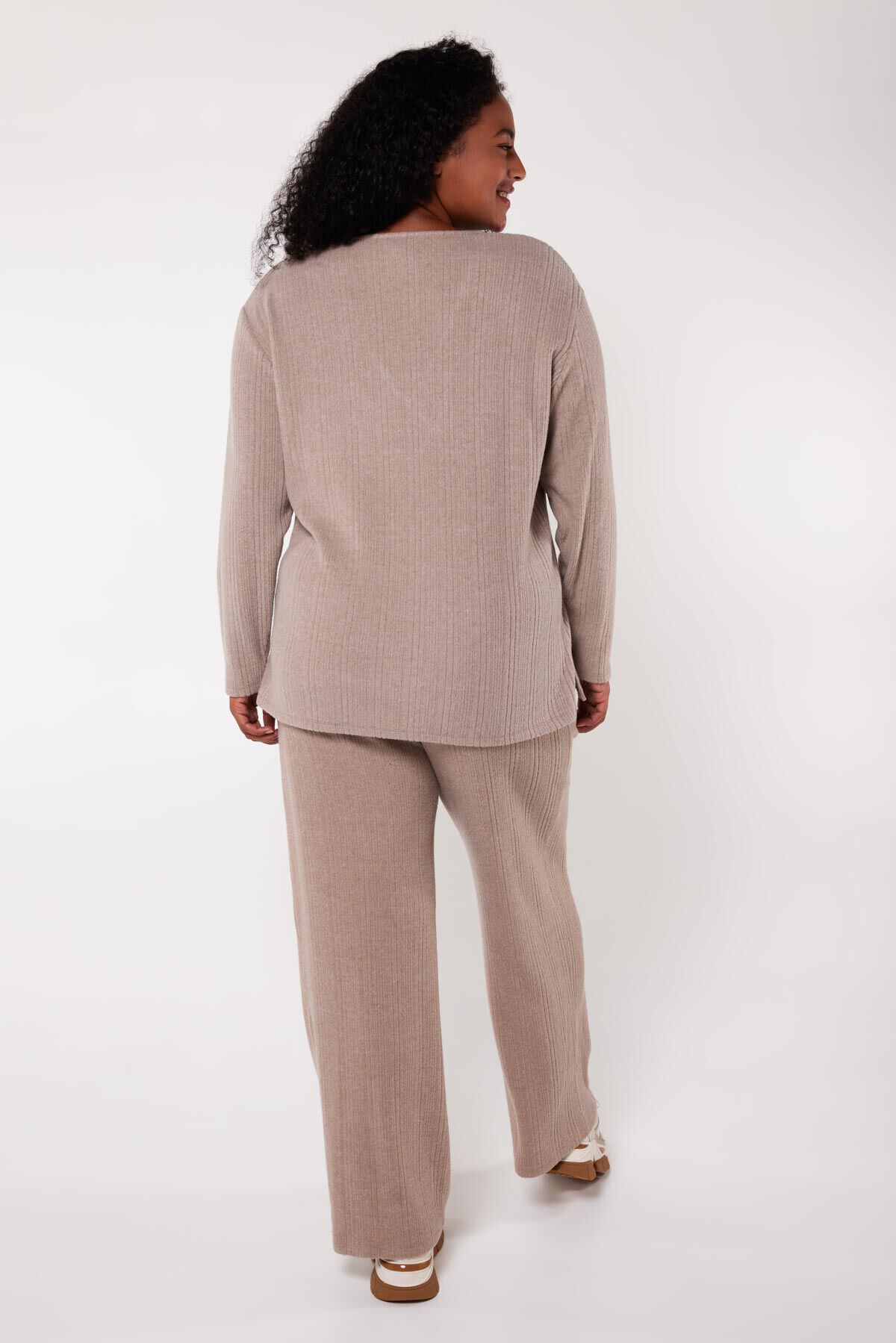 Gerade geschnittenes Top mit V-Ausschnitt  image number 3