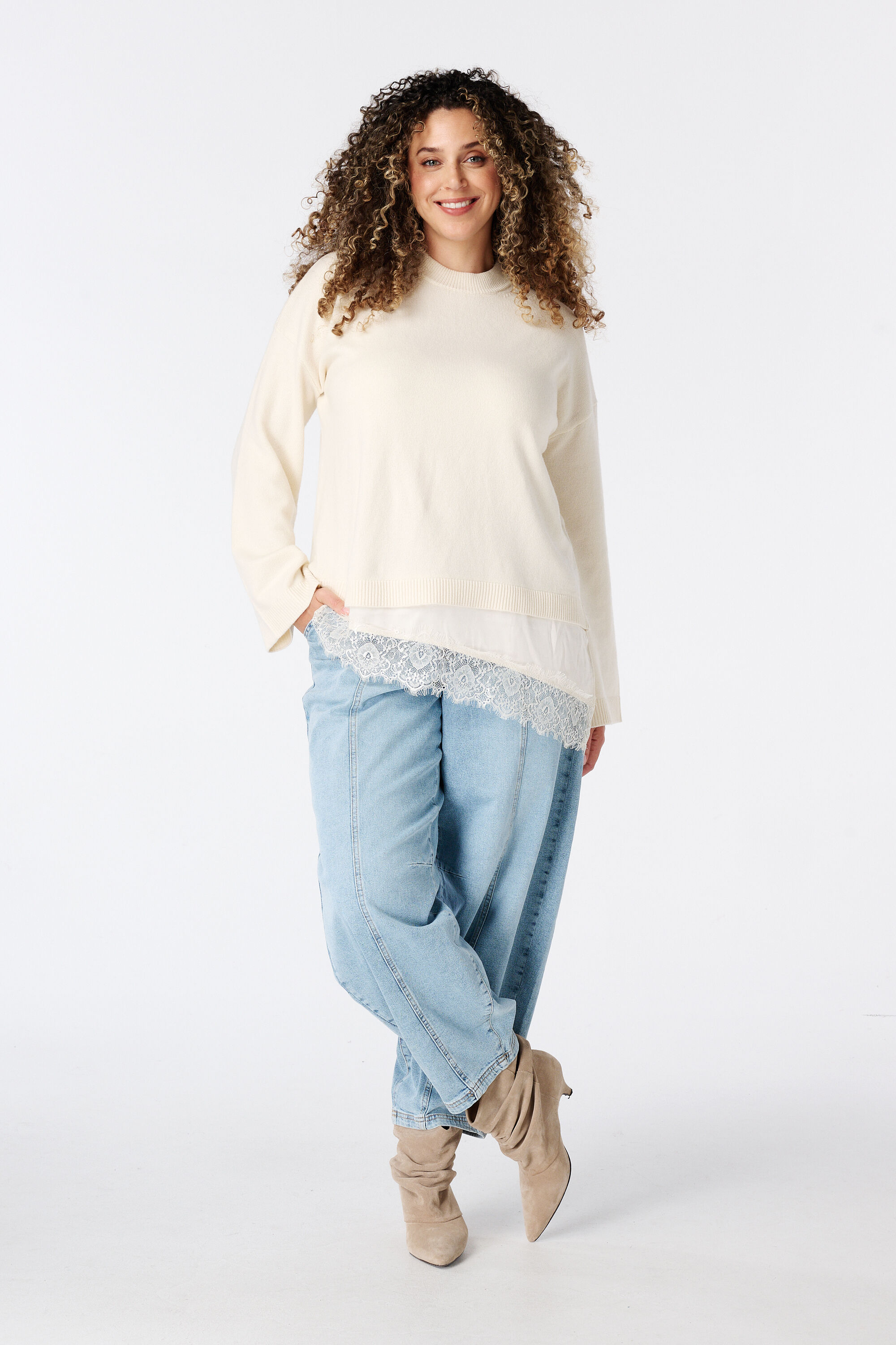Pullover mit Spitze image number 5