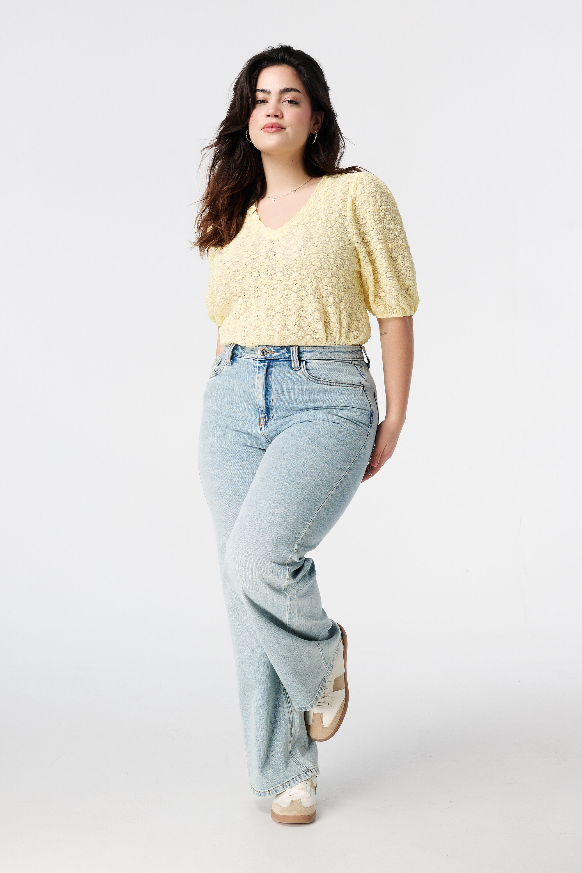 Spitzentop mit kurzen &Auml;rmeln  image number 5