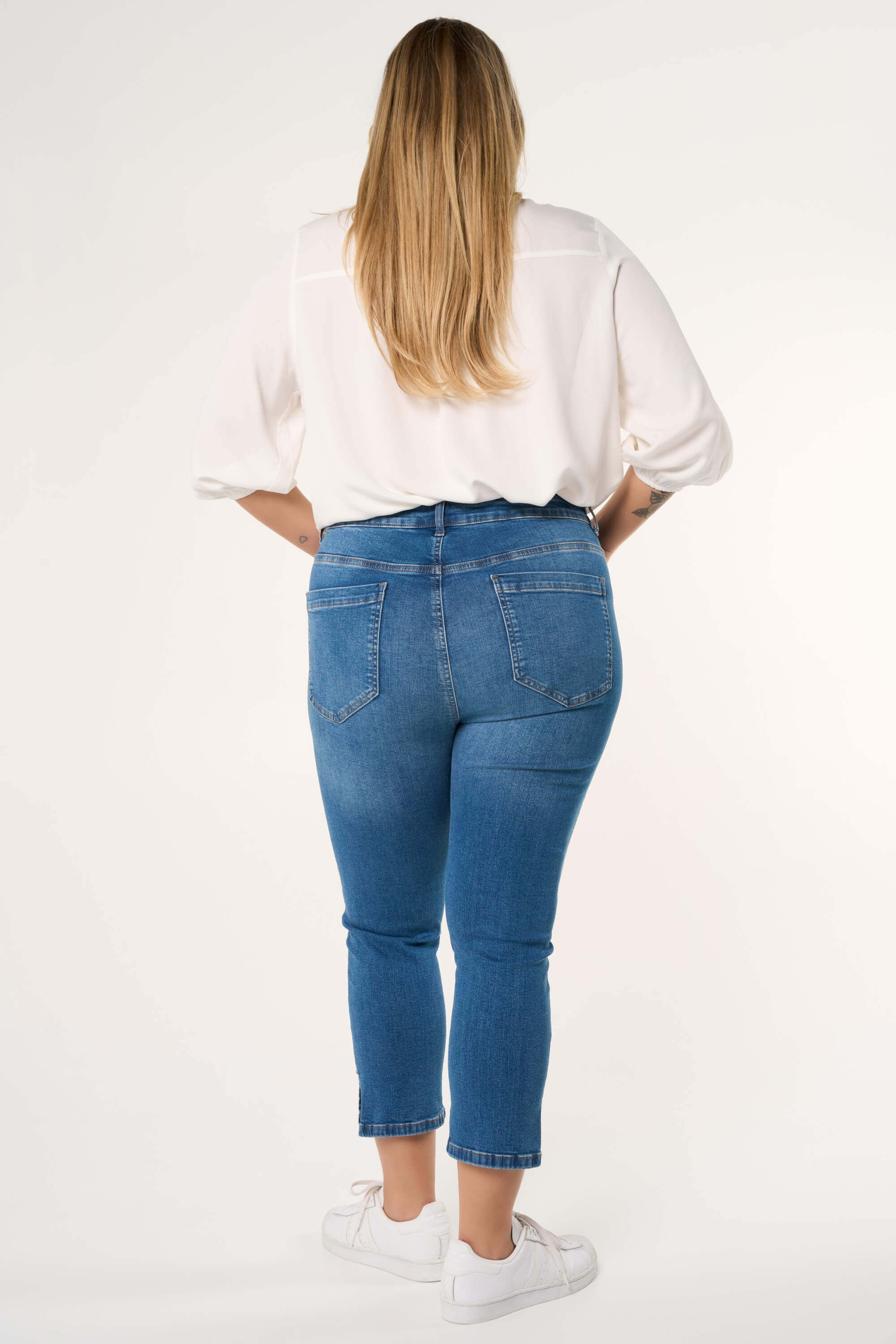 Capri-Hose mit Strasssteinen image number 3