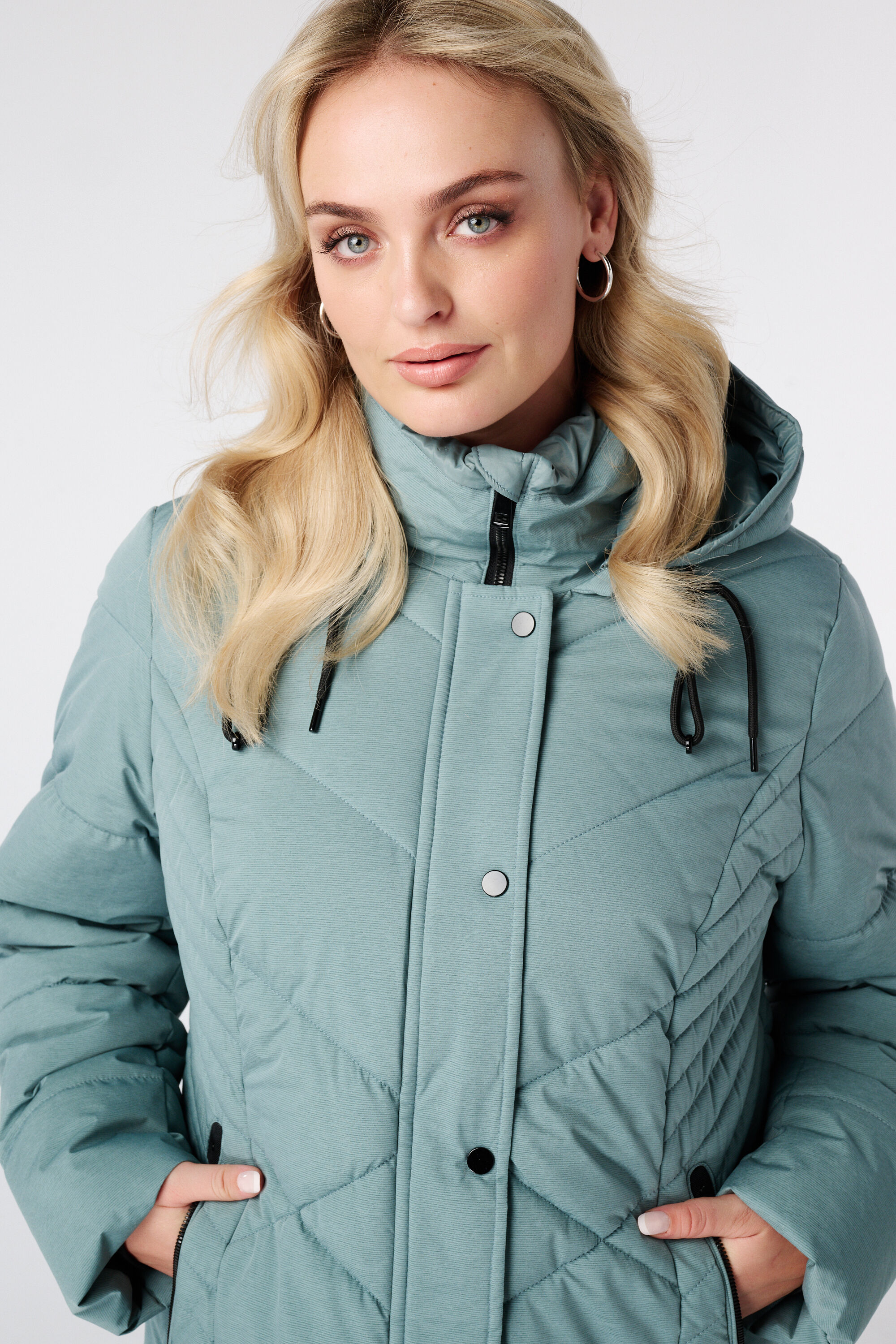Gesteppte Jacke mit Kapuze image number 4