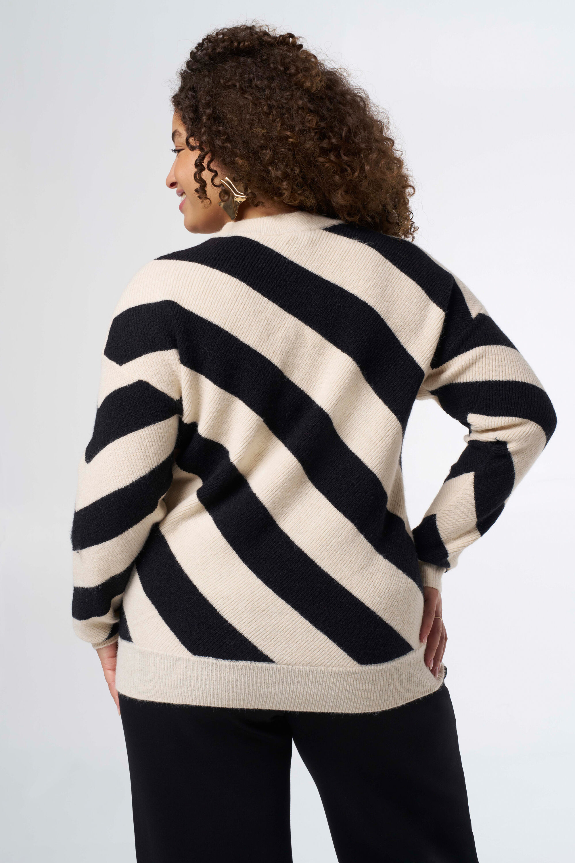 Pullover mit Streifen image number 3