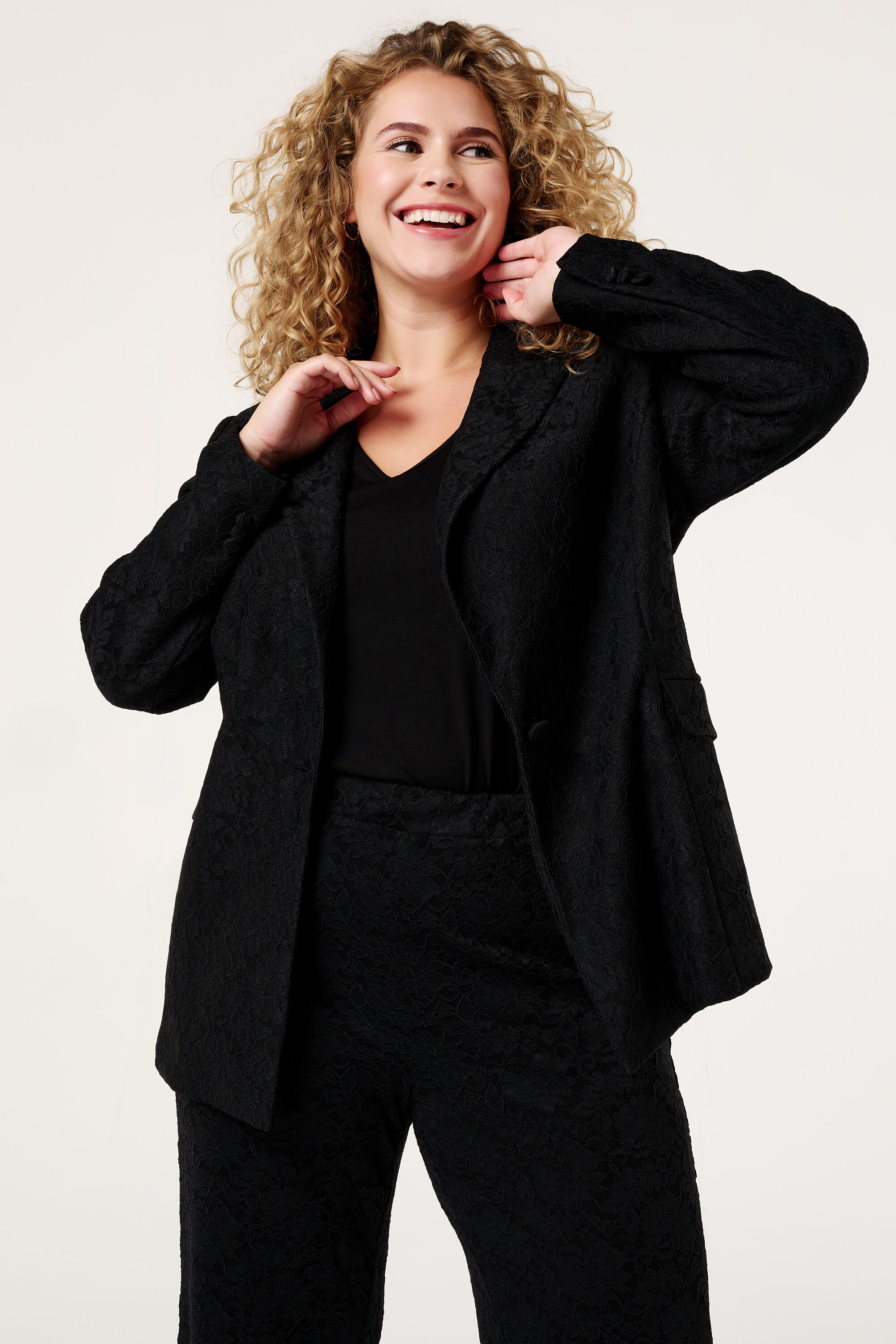 Blazer mit Spitze image number 6