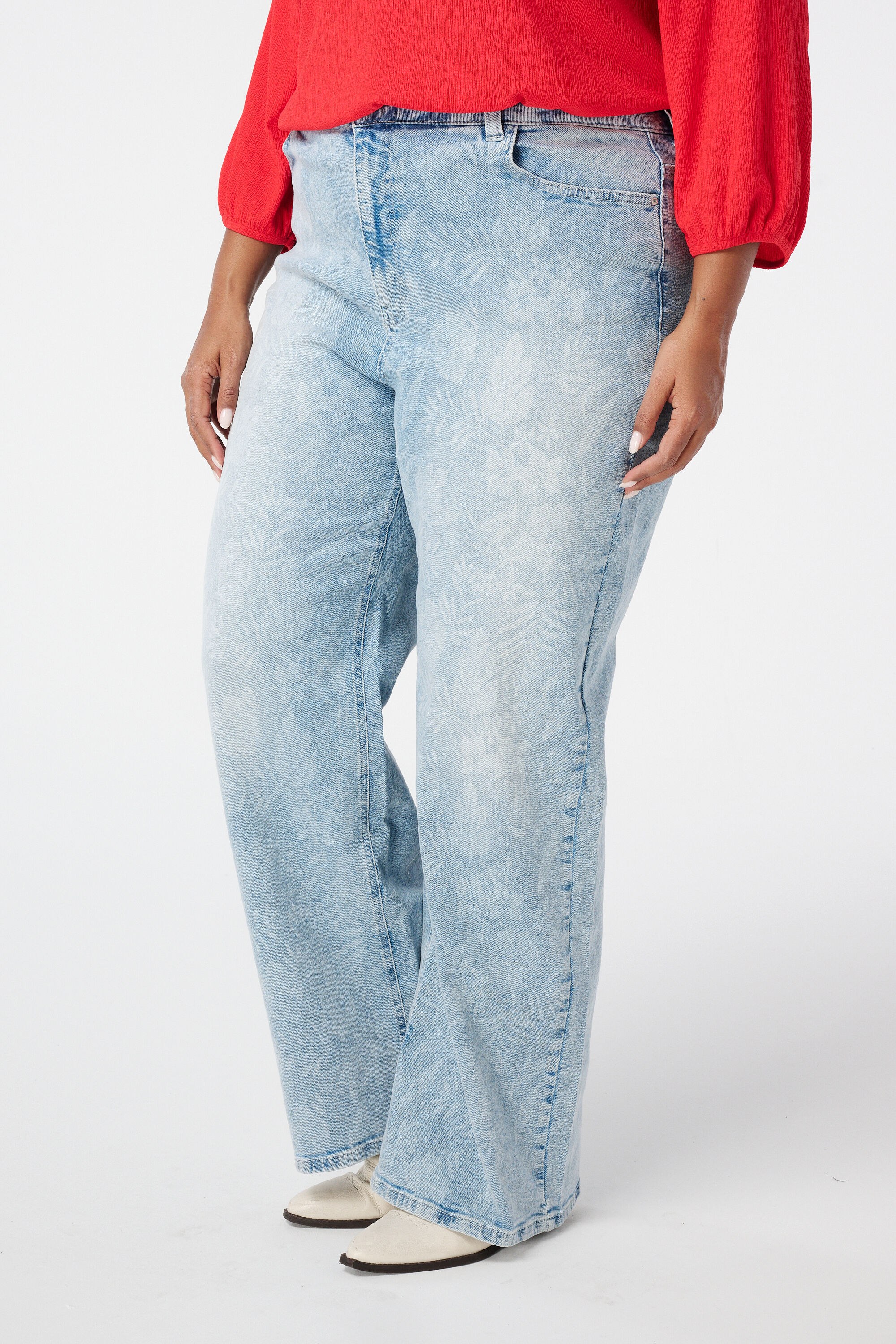 Jeans mit weitem Bein und Blumen-Print image number 5