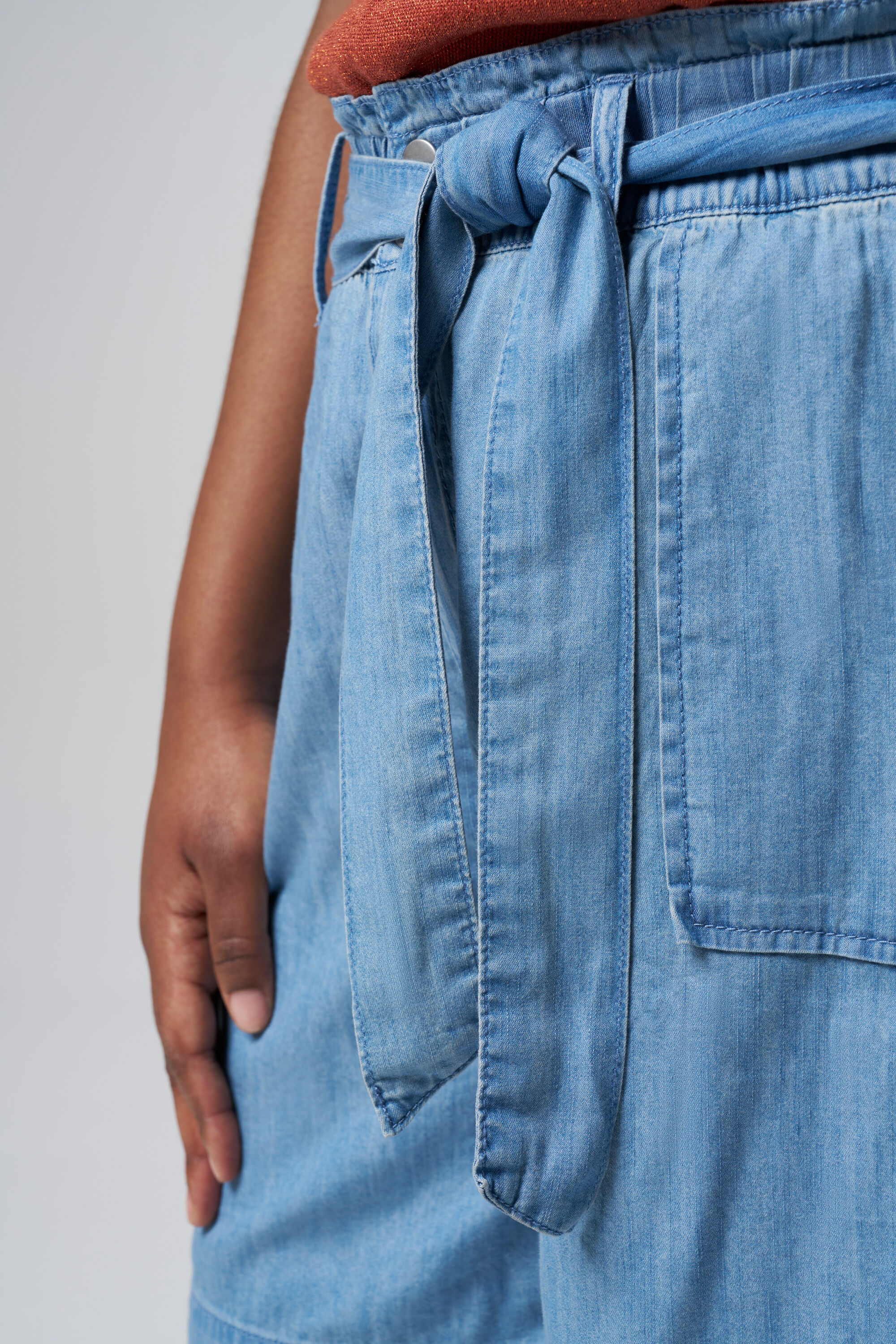 Paperbag-Shorts im Jeans-Look image number 4