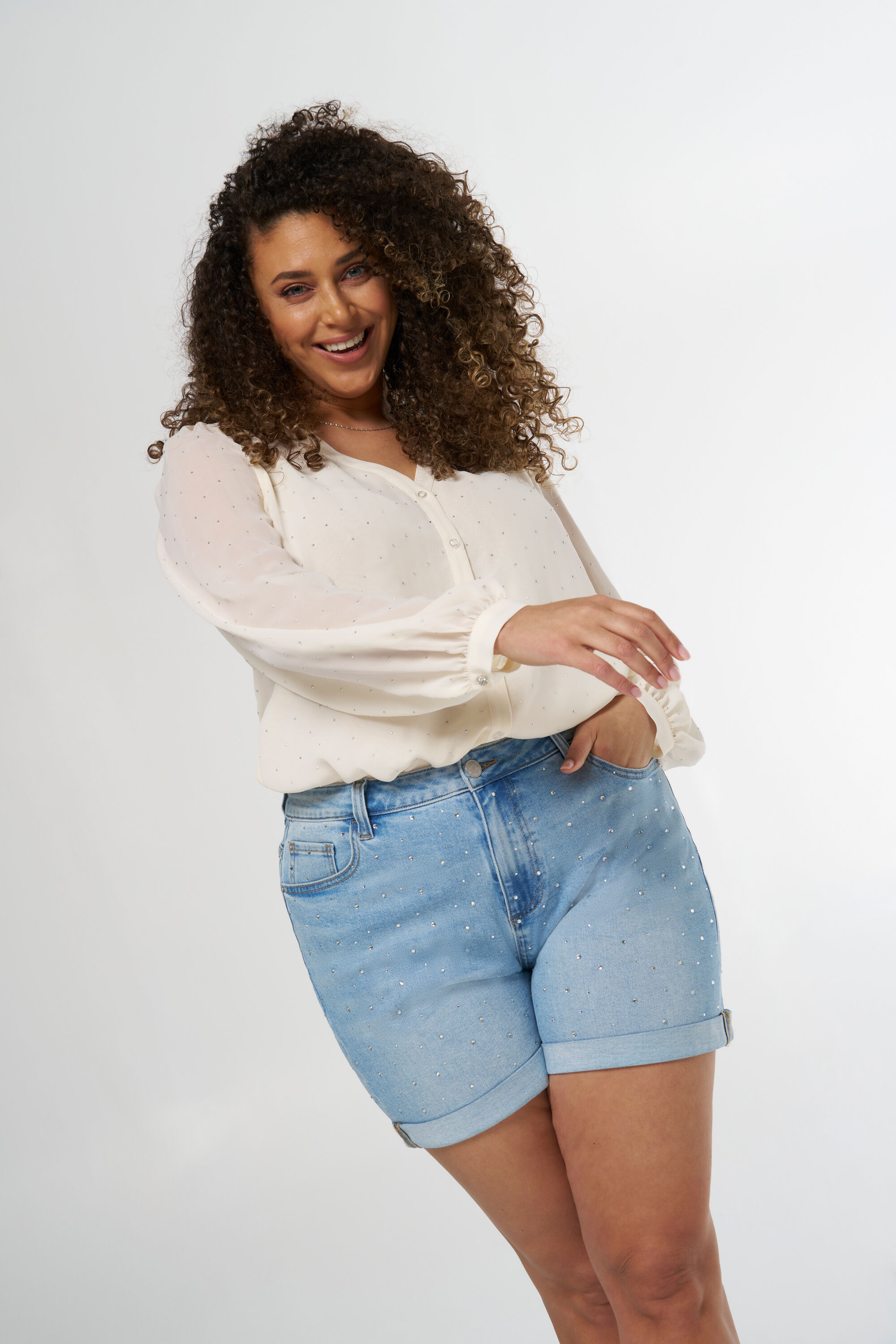 Bluse mit Steinen image number 6