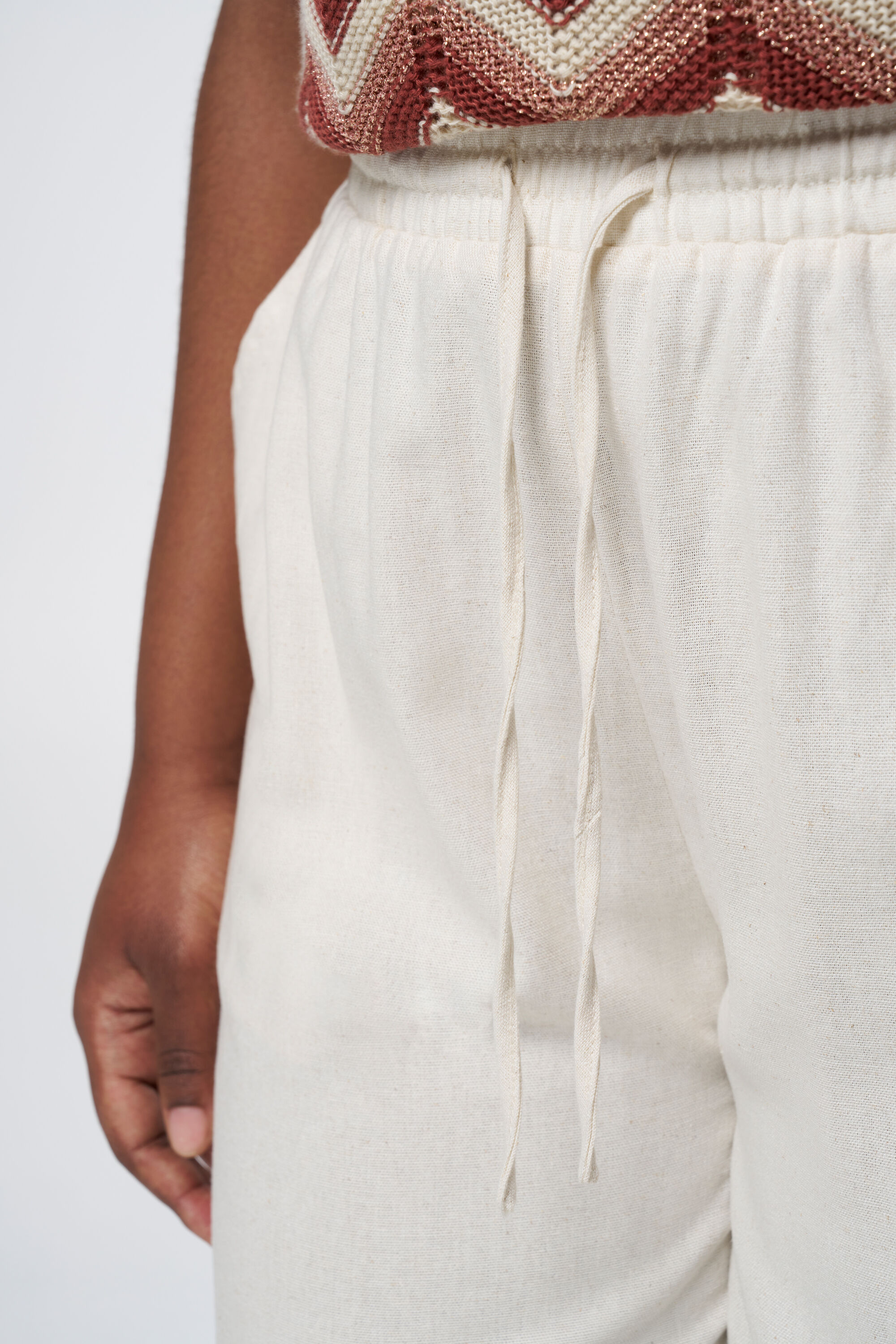 Hose aus Leinen mit dehnbarem Bund image number 4