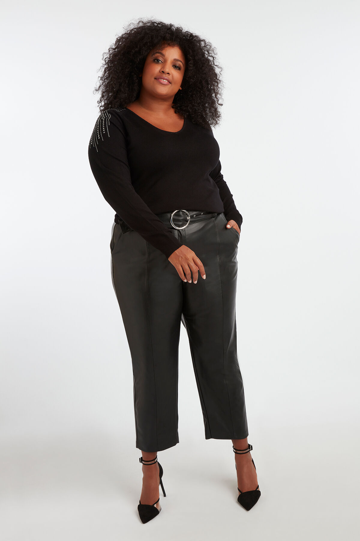 Sweatshirt mit Strass-Verzierung image number 5