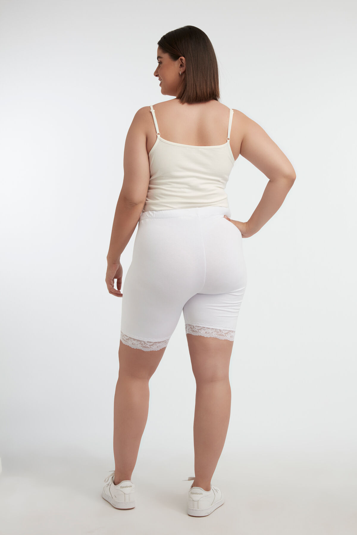 Kurze Leggings mit Spitze image number 4