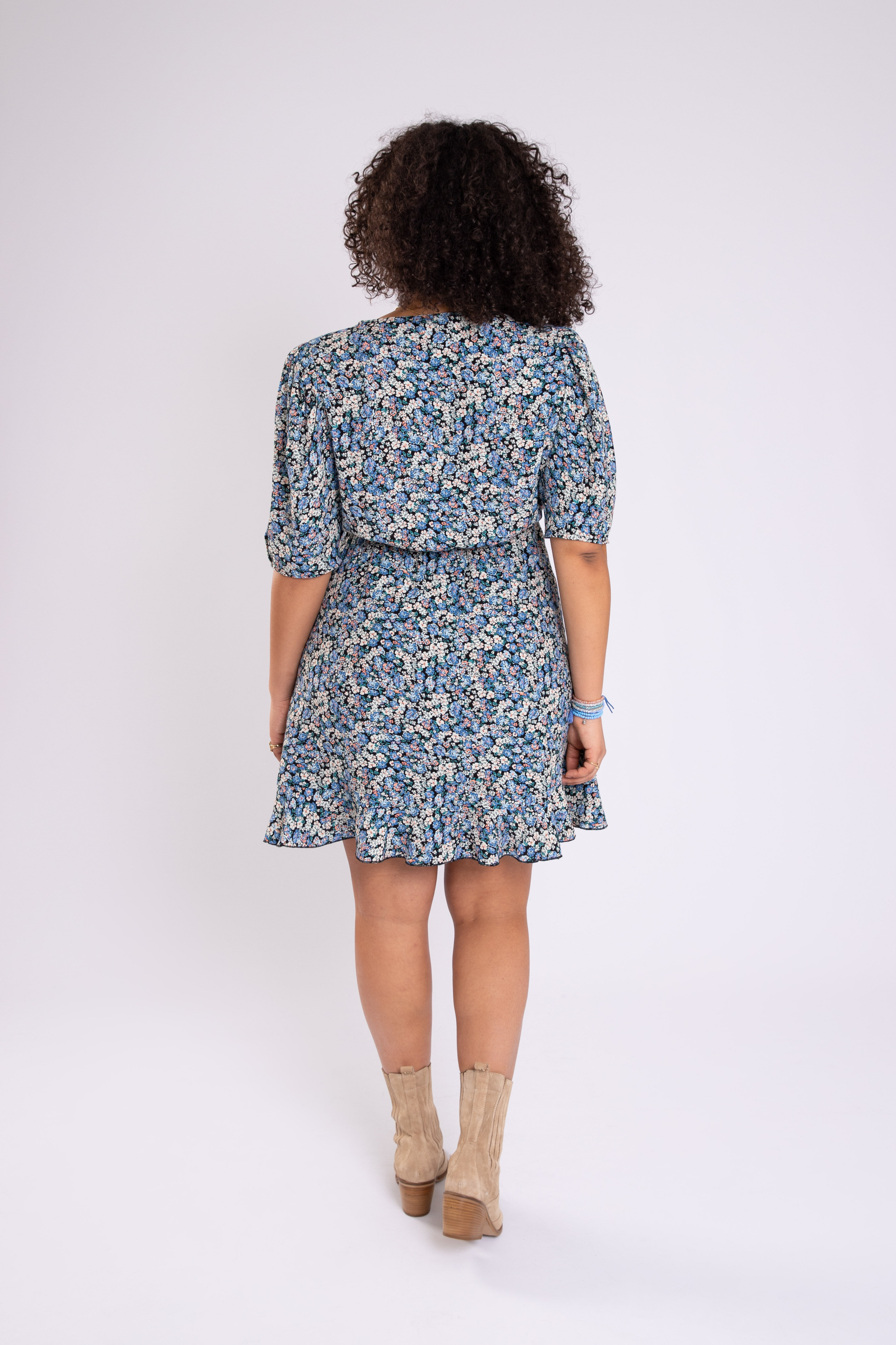 Wickelkleid mit bauschigen &Auml;rmeln image number 4