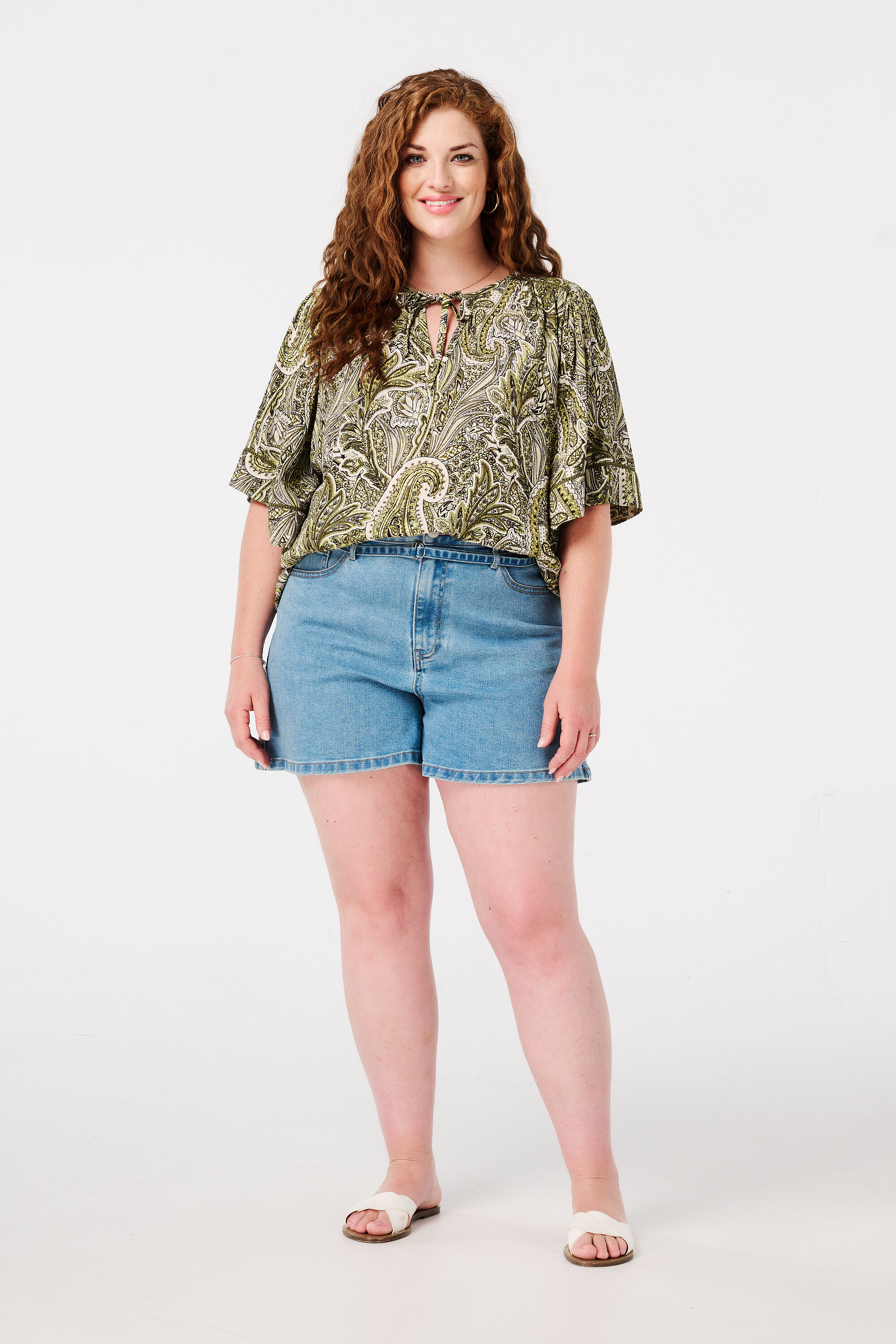 Bluse mit Druck und Schleifendetail image number 5