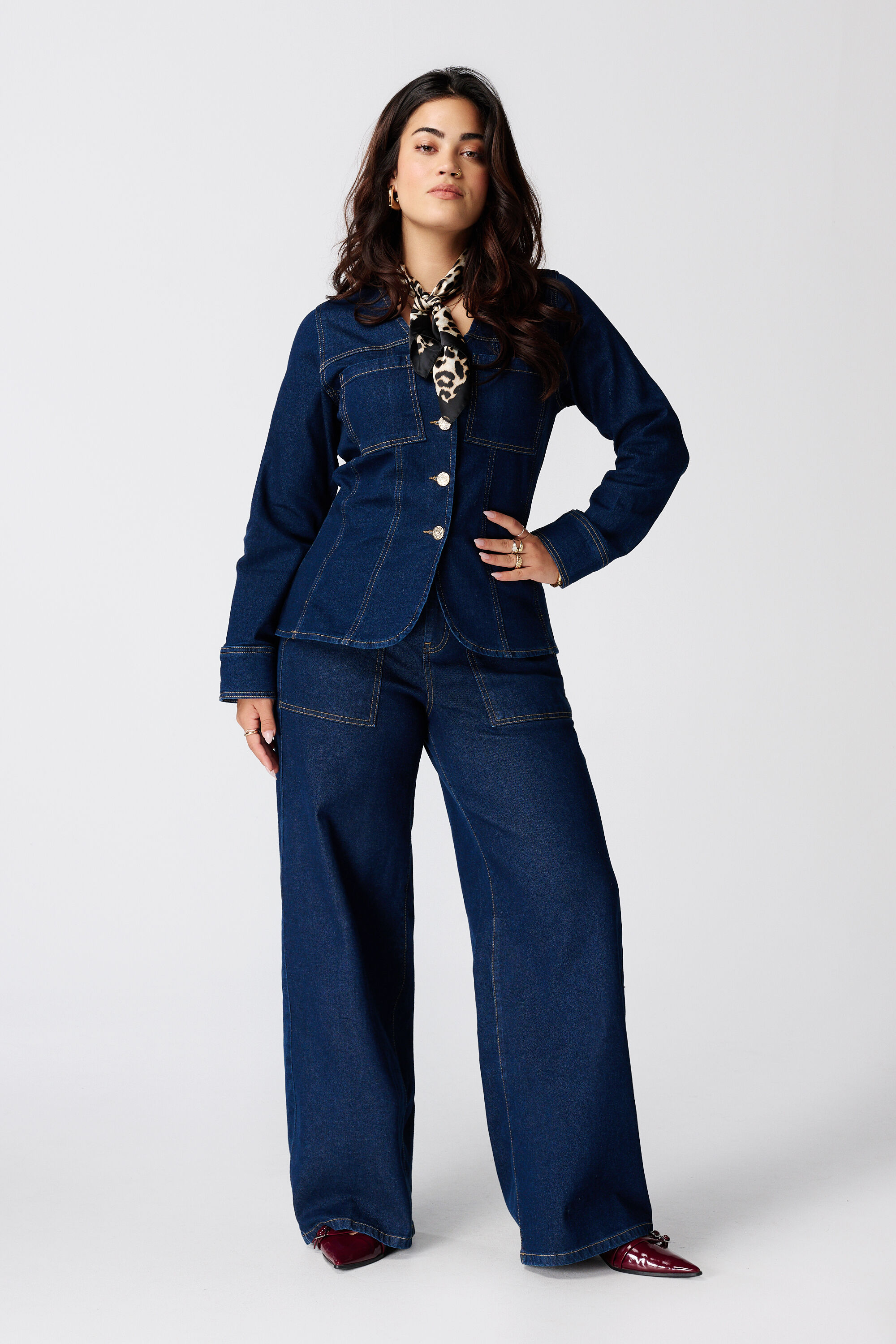 Wide Leg Jeans mit Zierkn&ouml;pfen