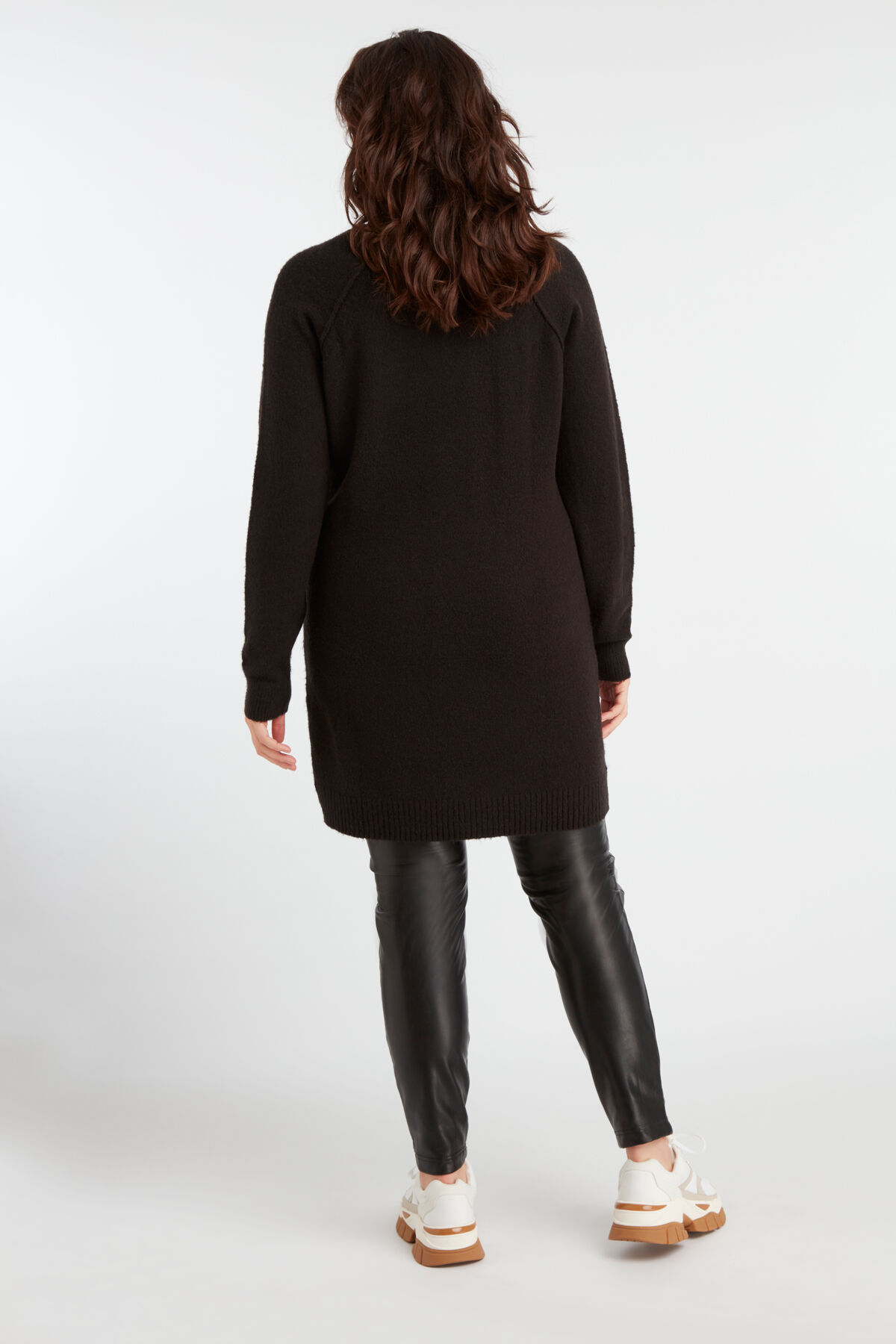Sweater-Kleid mit V-Ausschnitt image number 5