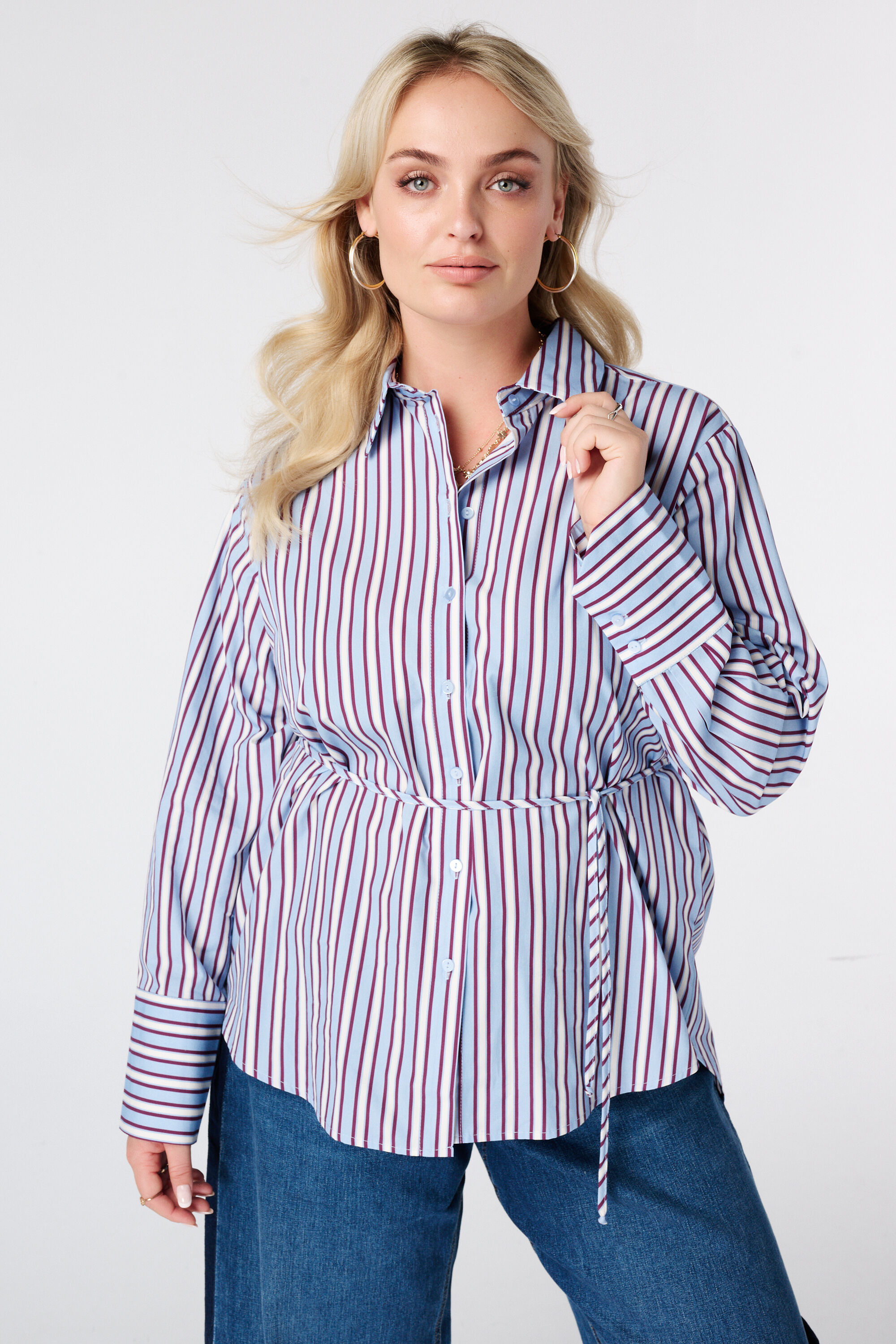 Lange gestreifte Bluse mit G&uuml;rtel image number 0