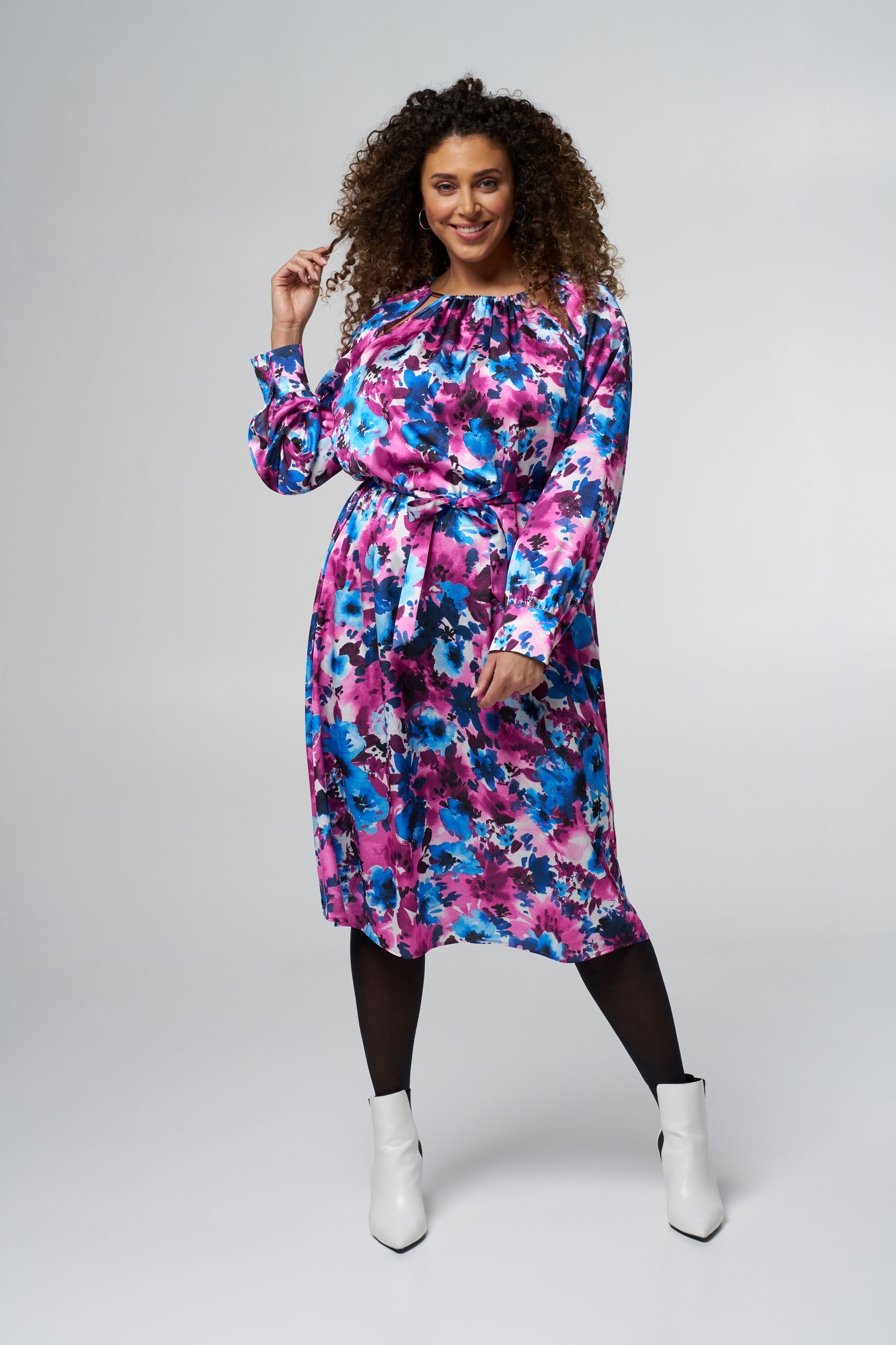 Satinkleid mit Print image number 5