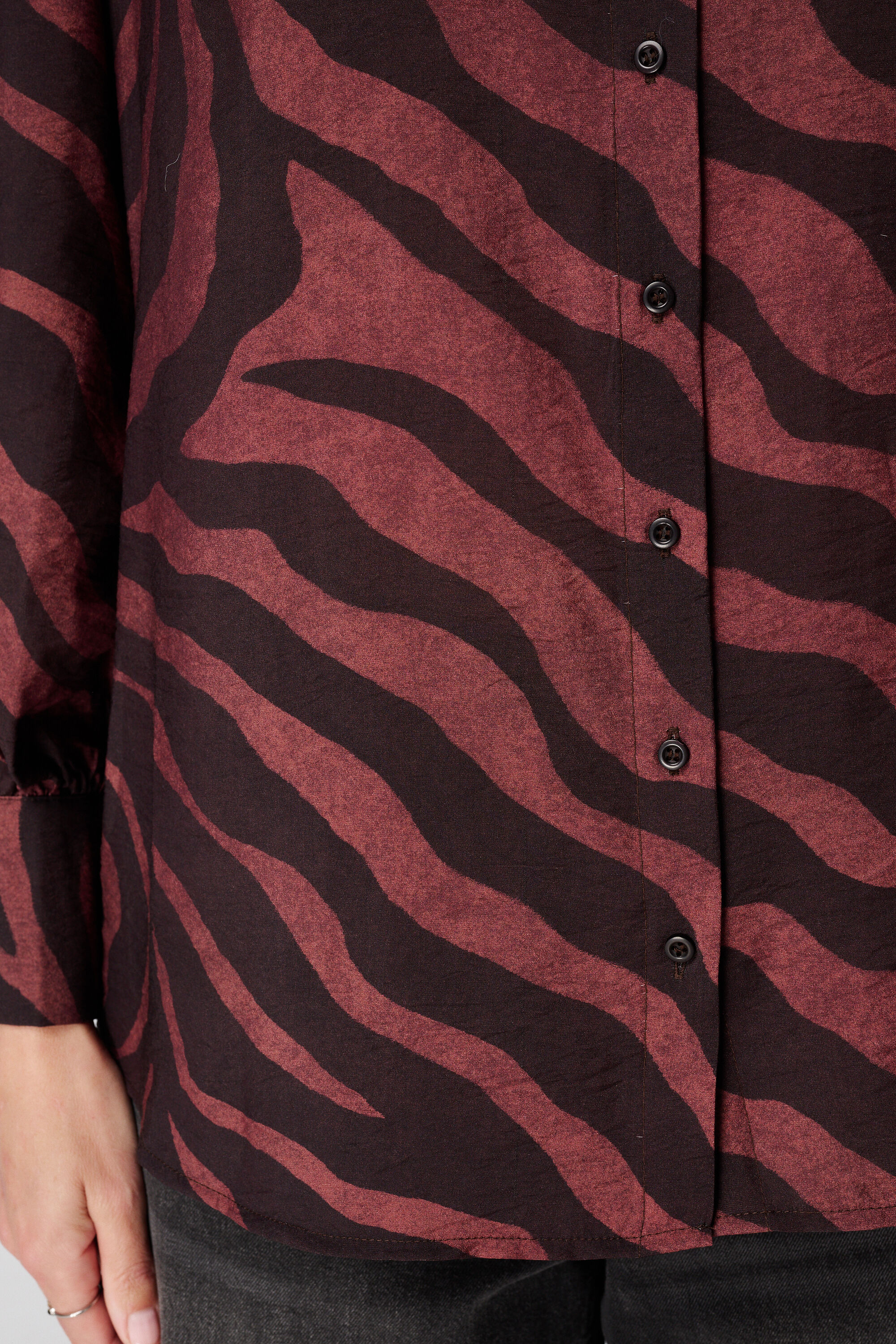 Bluse mit Animal-Print image number 6