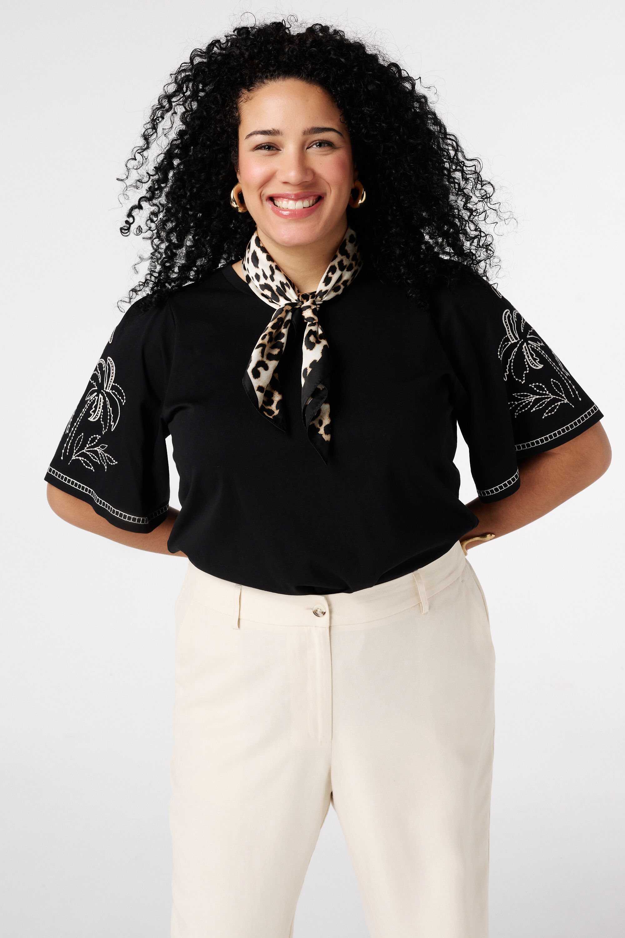 T-Shirt mit Broderie