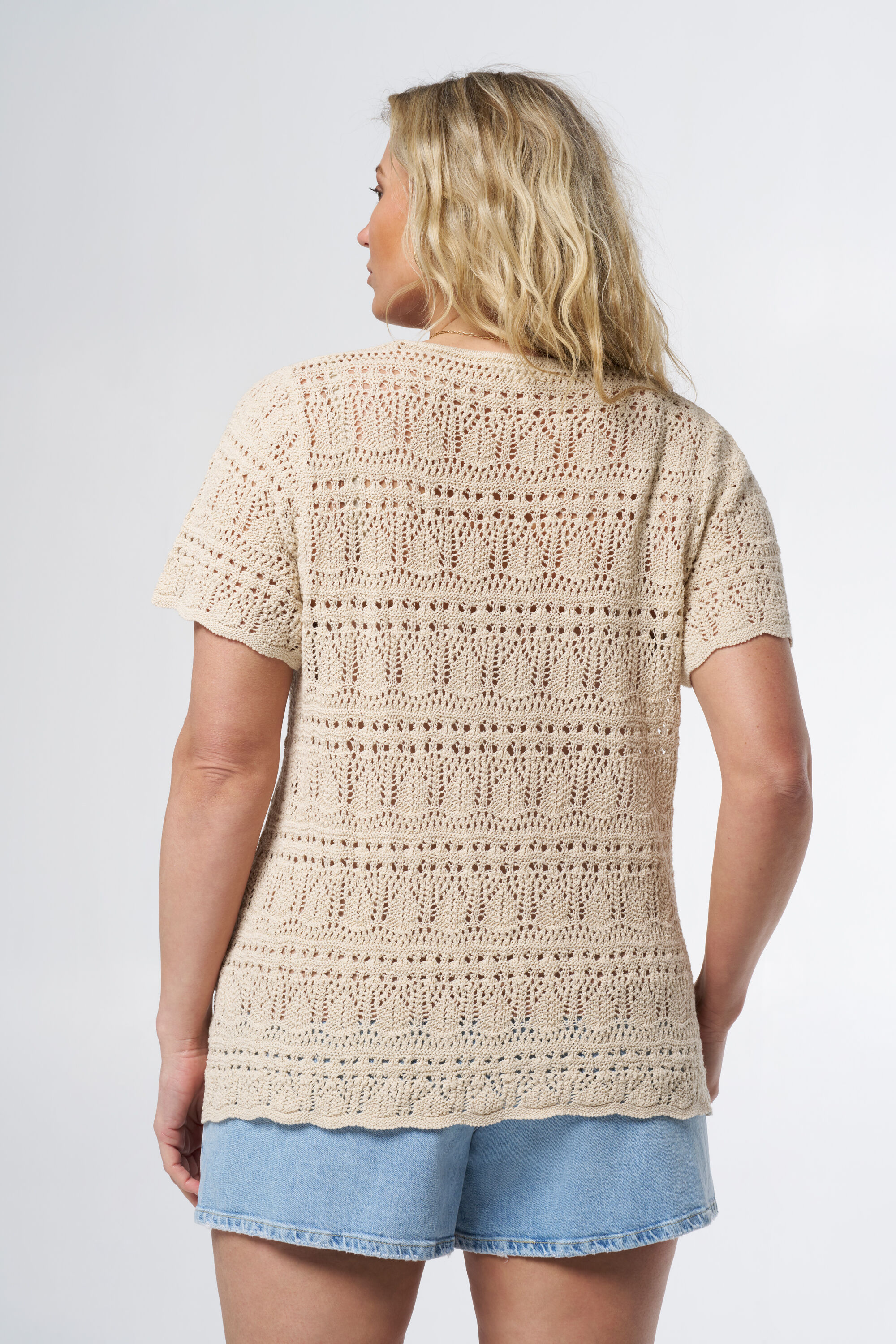 H&auml;keltop mit Schleifendetail image number 3