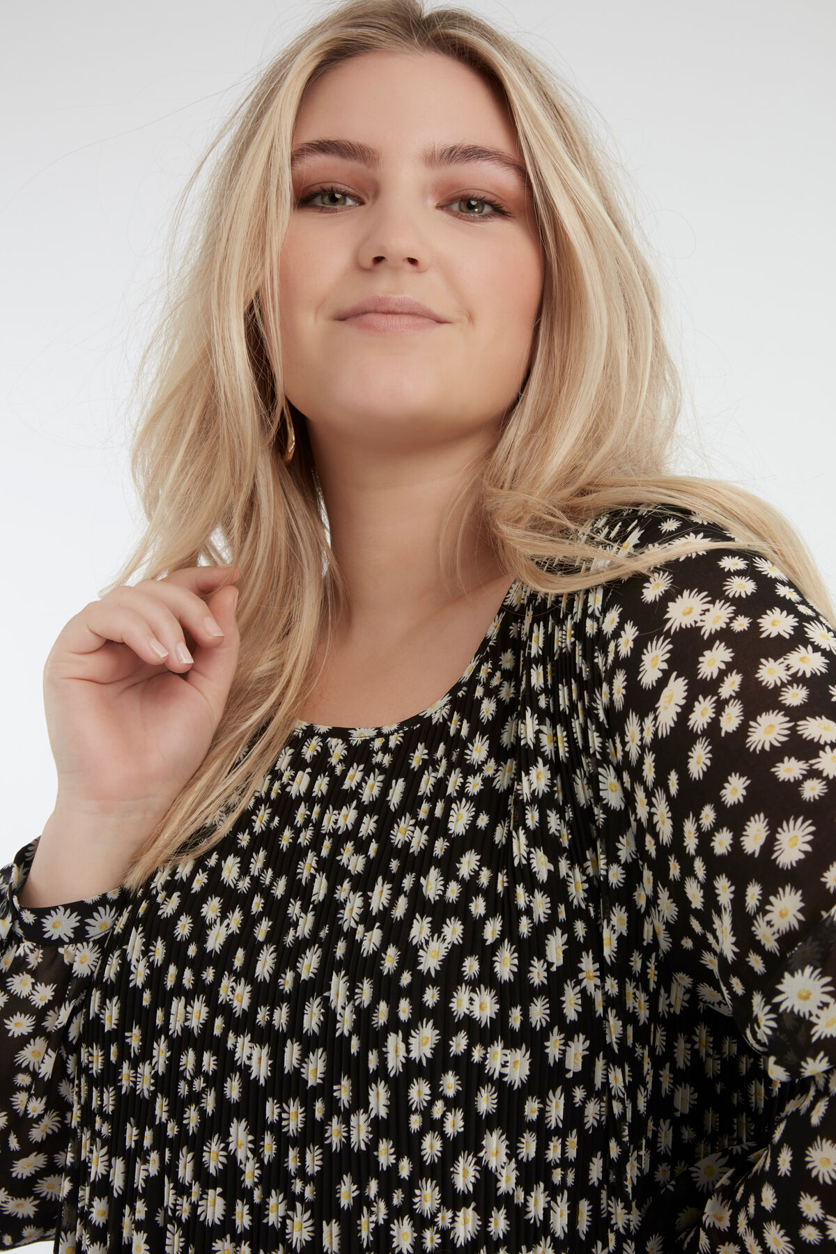 Plissee-Kleid mit floralem Print image number 4