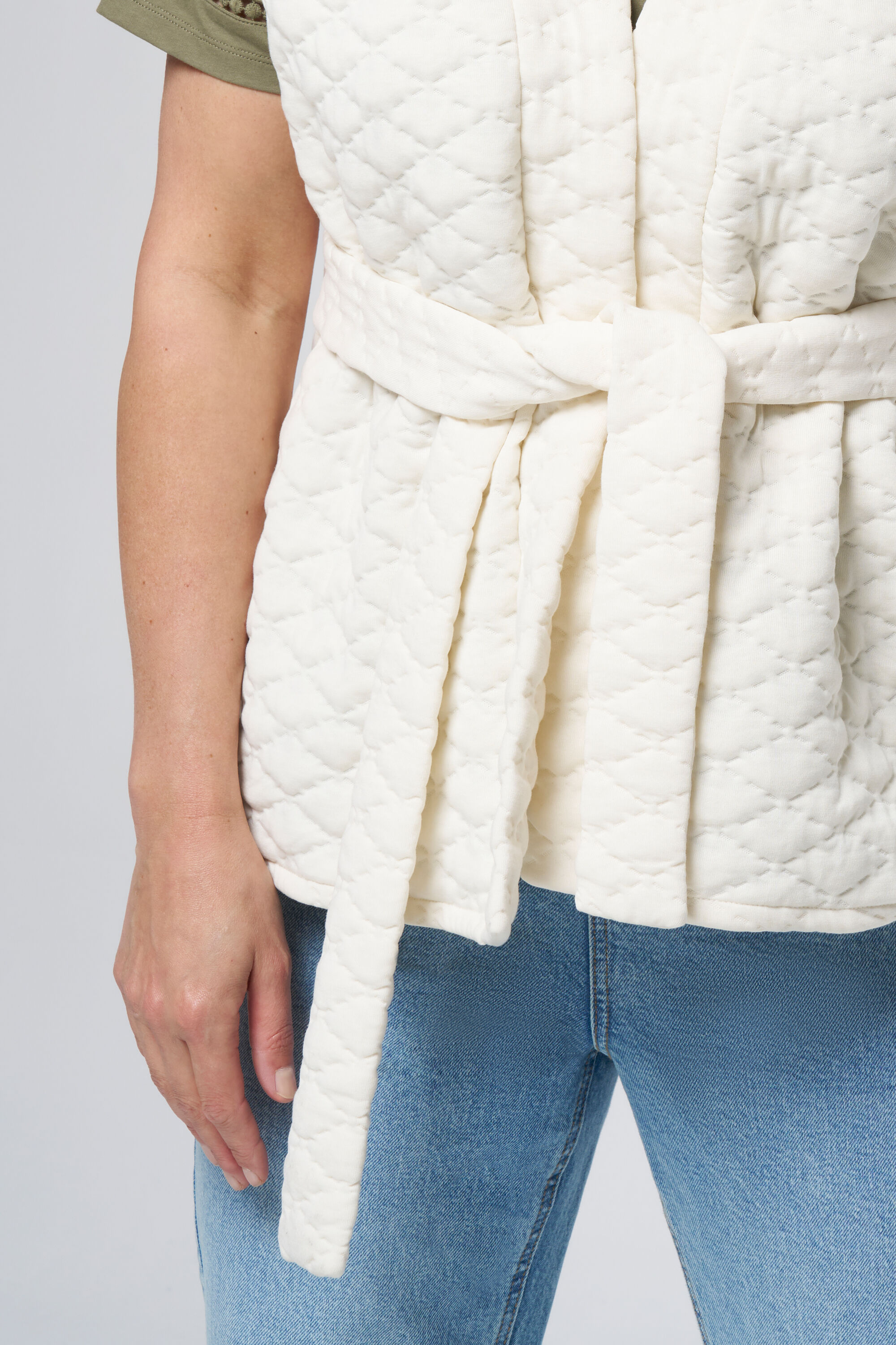 Weit geschnittene Weste mit G&uuml;rtel image number 4