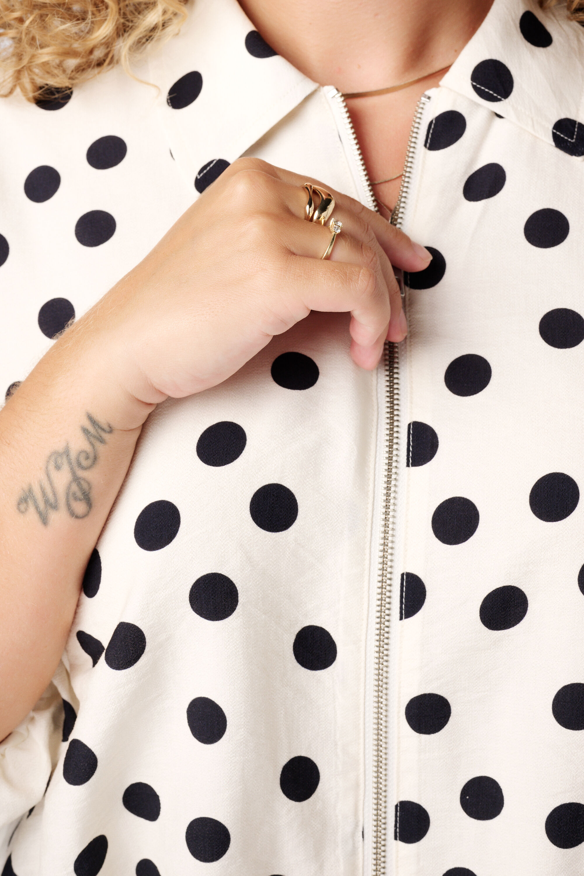 Jacke mit Polka Dot Muster und kurzen Puff&auml;rmeln image number 4