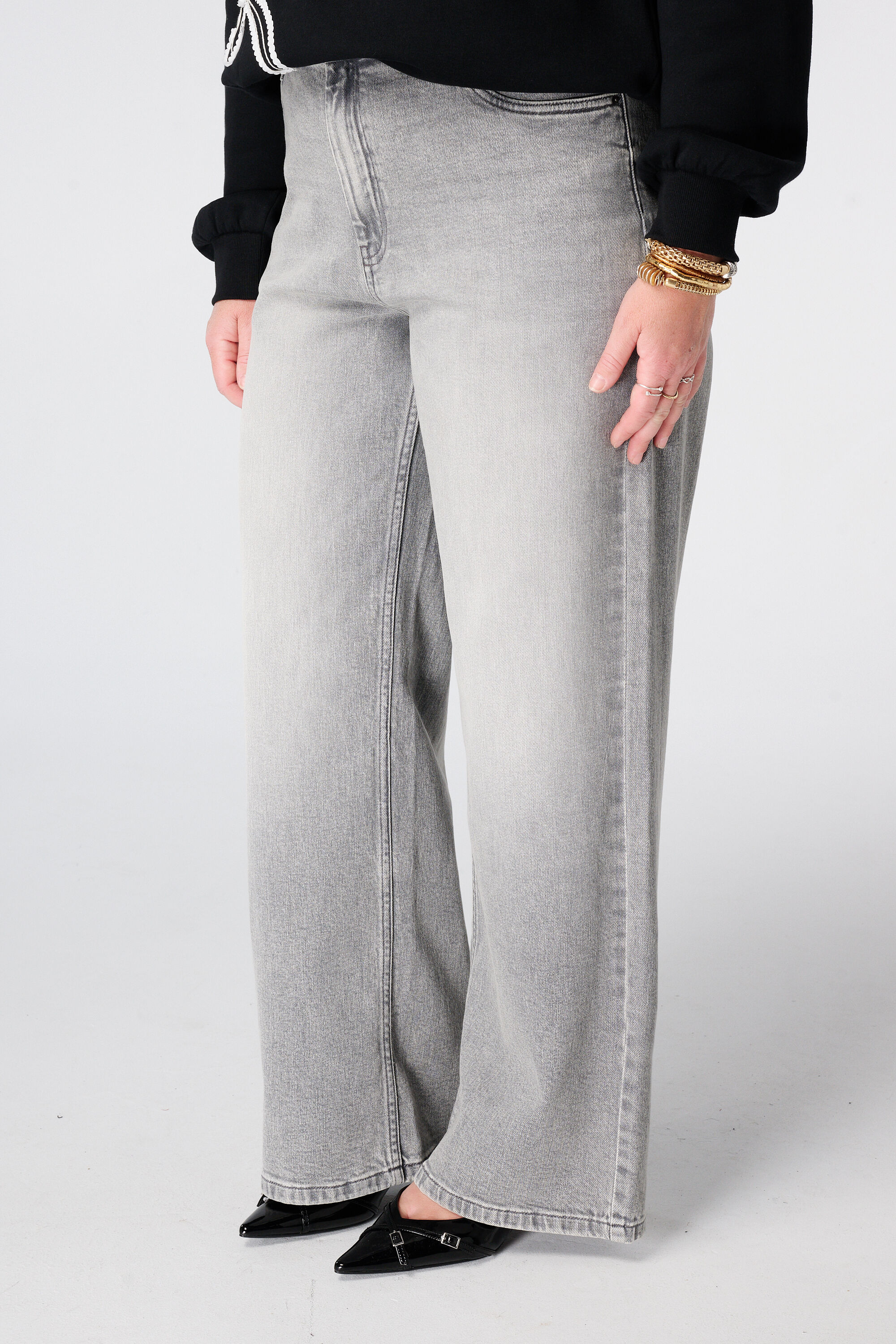 Loose-Leg-Jeans mit G&uuml;rtel  image number 5