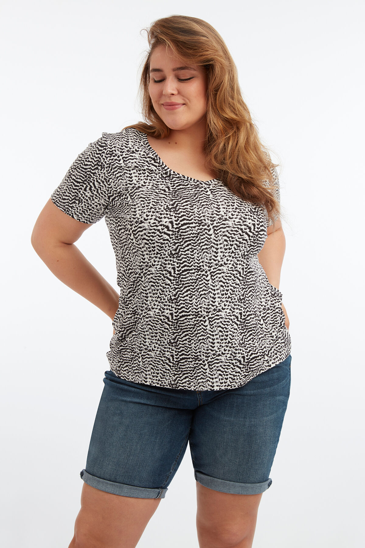 T-Shirt mit V-Ausschnitt und Print image number 3