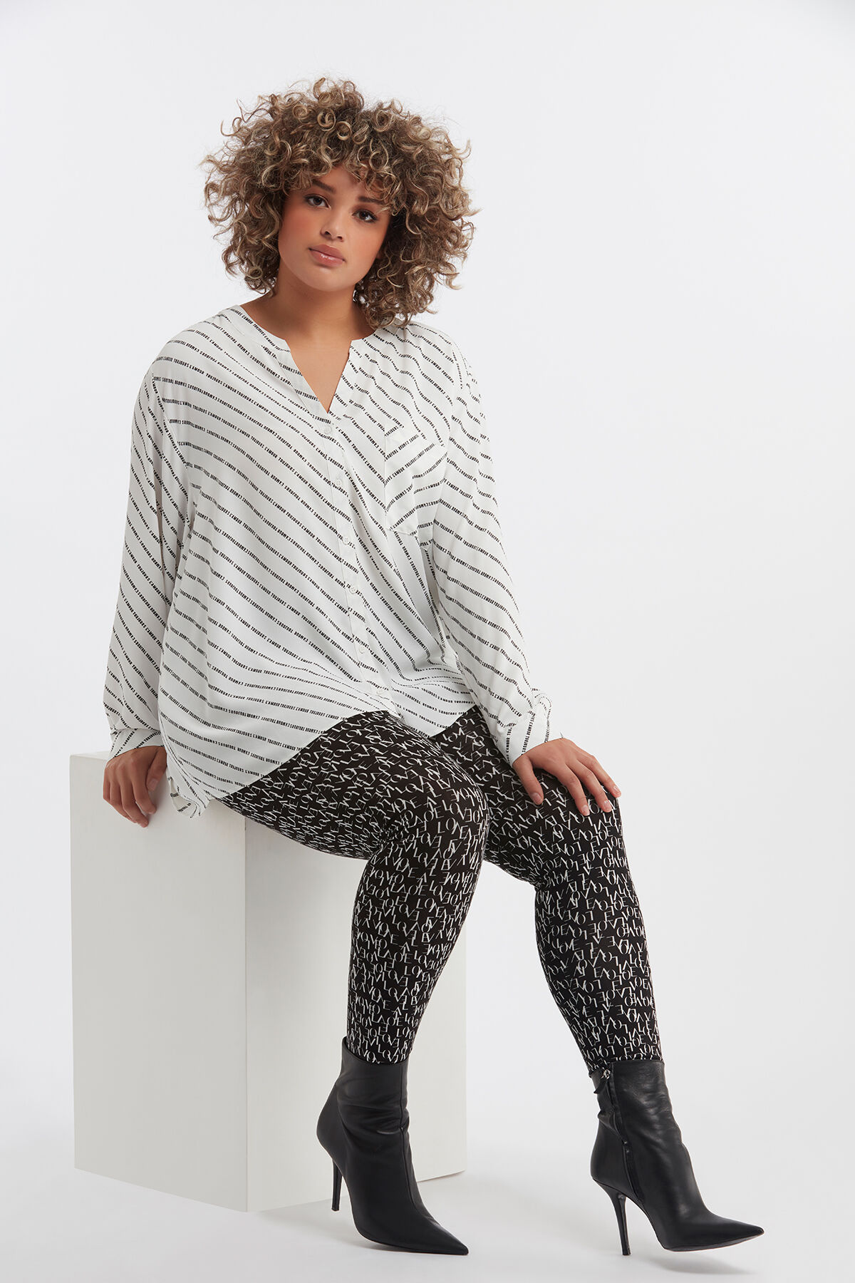 Leggings mit Allover-Print image number 4