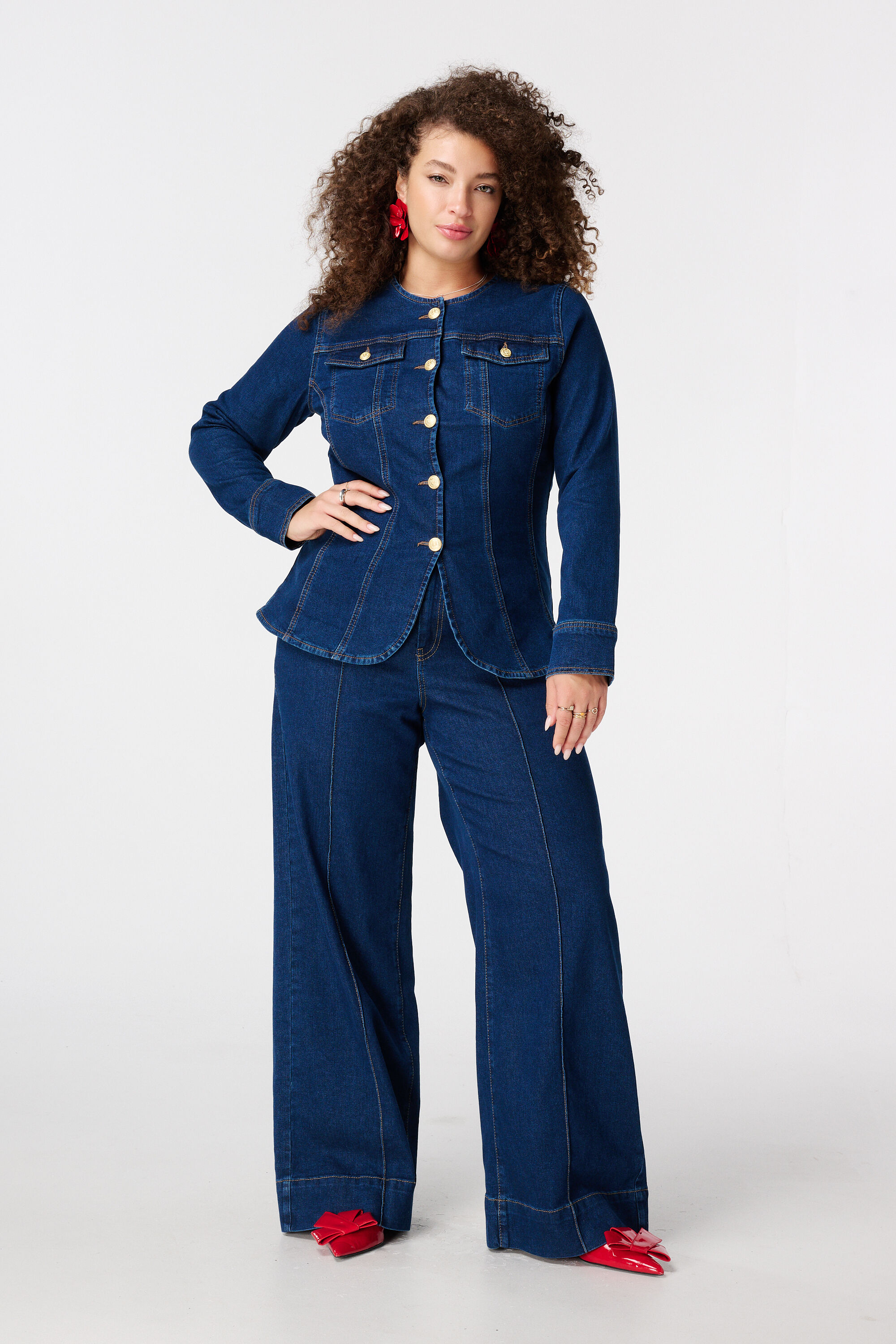 Taillierte Jeansjacke image number 5