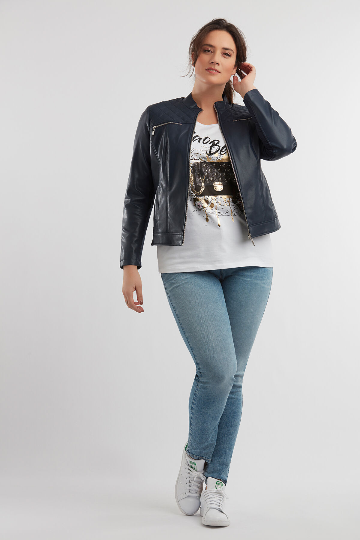 Kunstlederjacke mit Rundhalsausschnitt image number 0