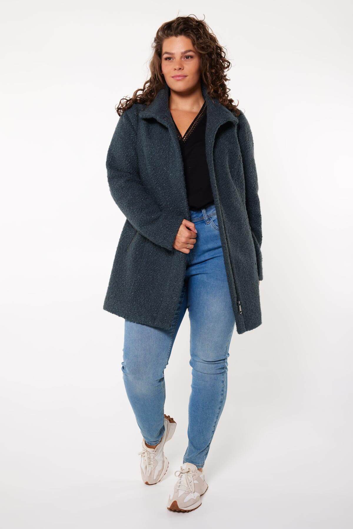 Boucl&eacute;-Mantel image number 6