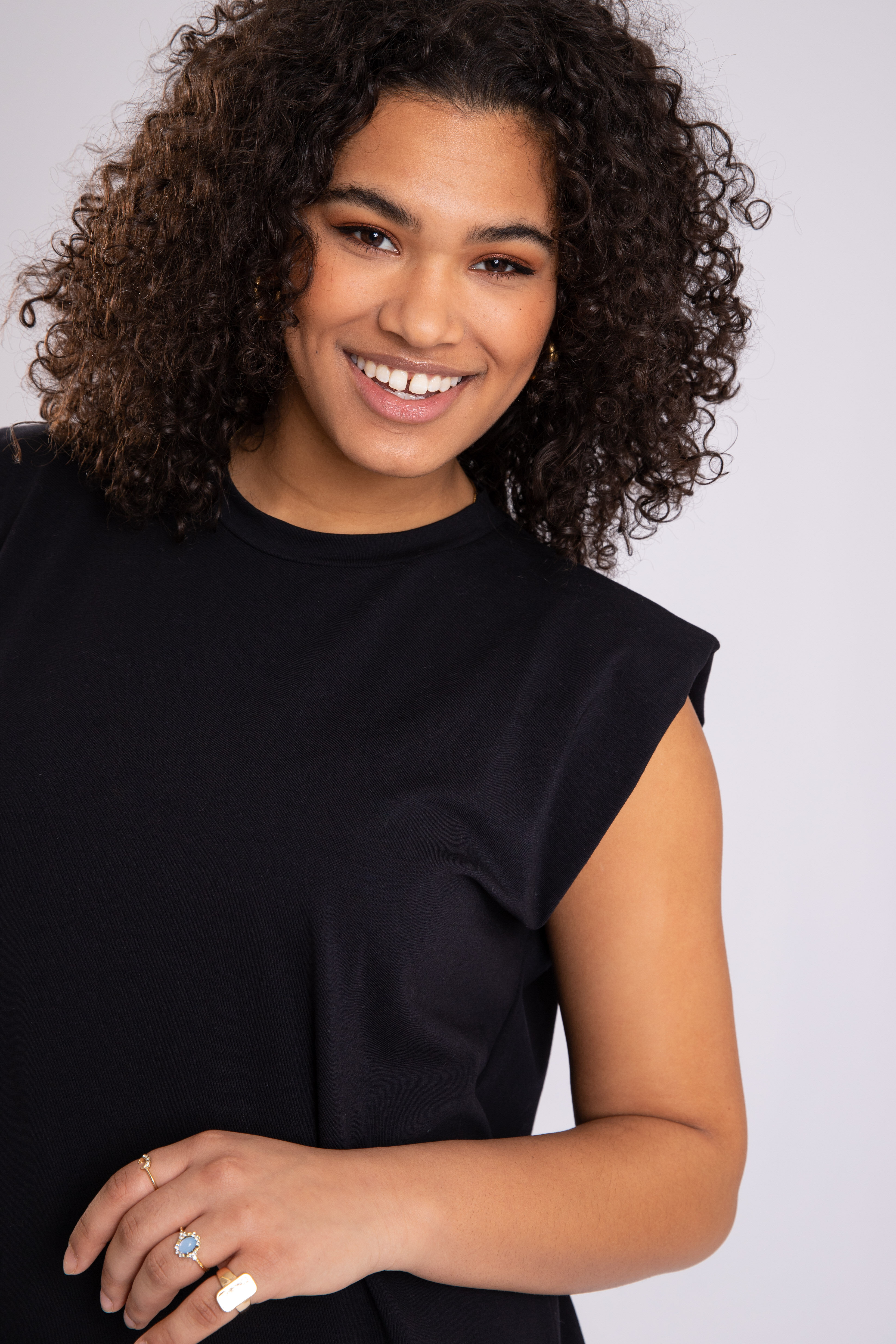 Kleid mit Schulterdetail image number 6