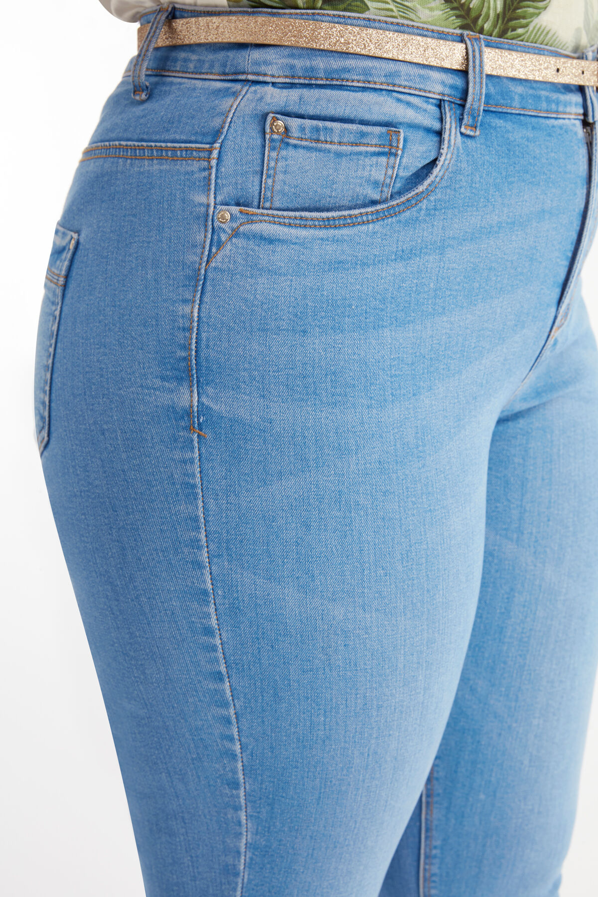 Jeans mit G&uuml;rtel image number 5