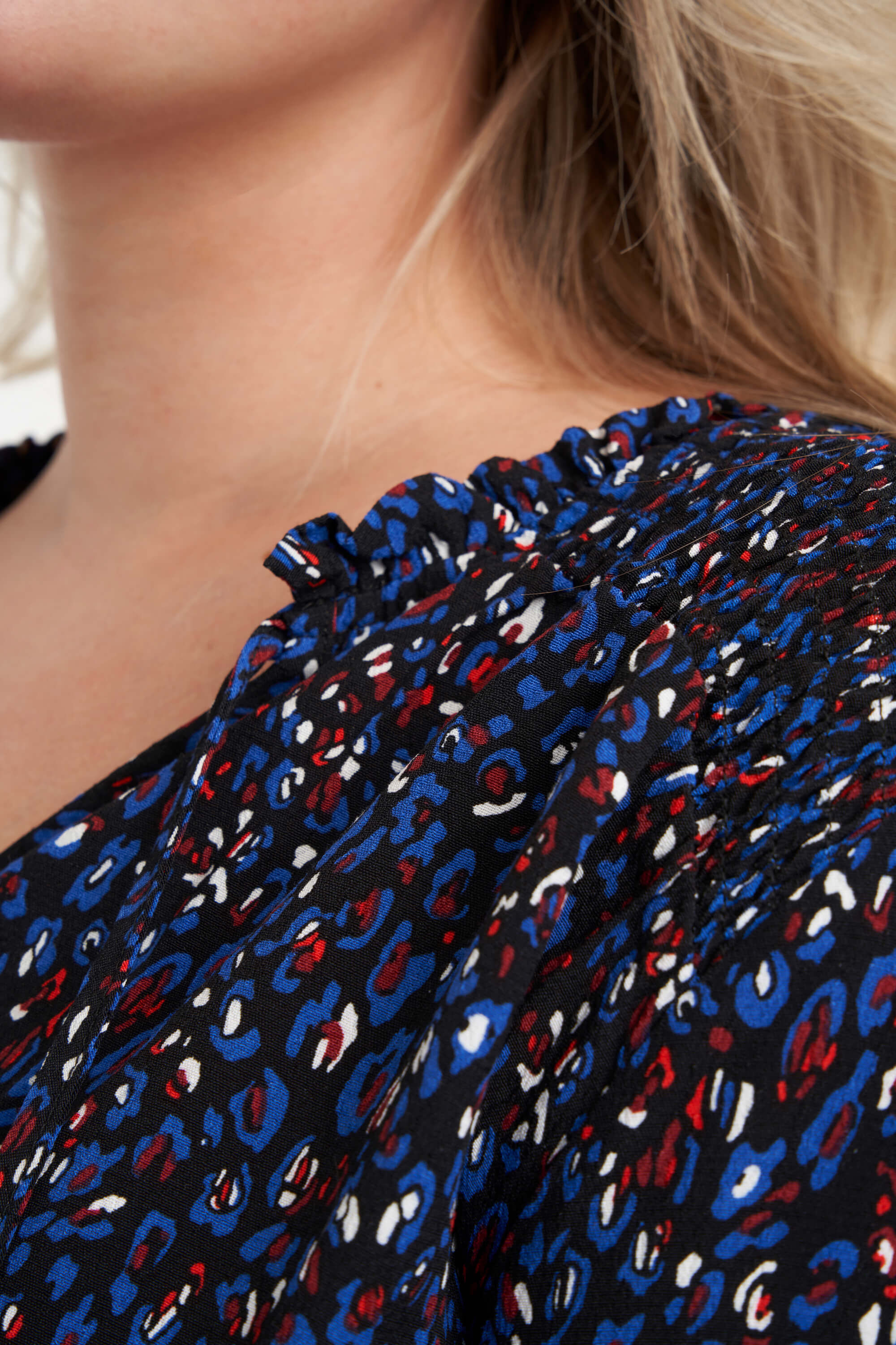 Kleid mit Print image number 4