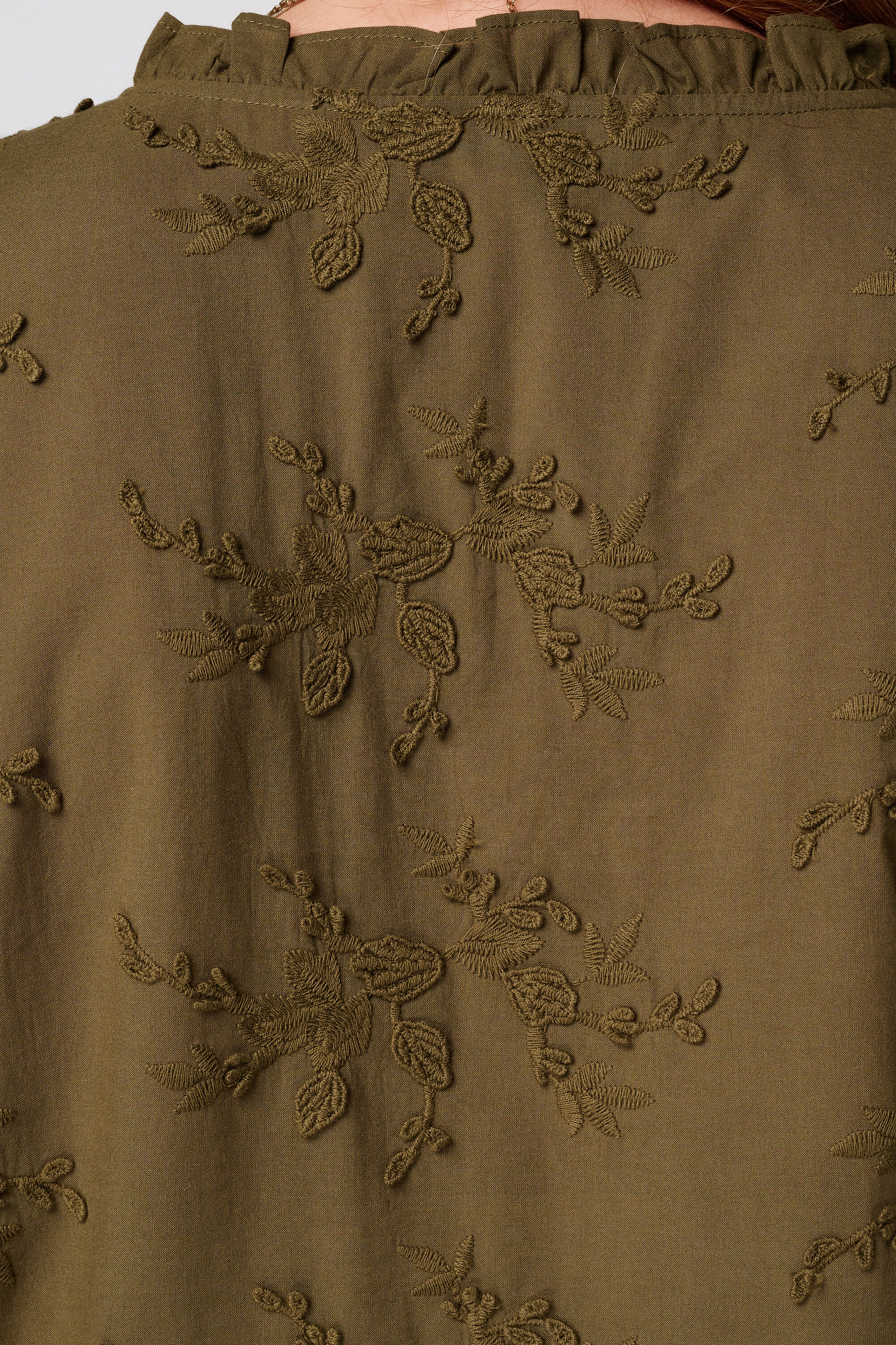Bluse mit Stickerei image number 6