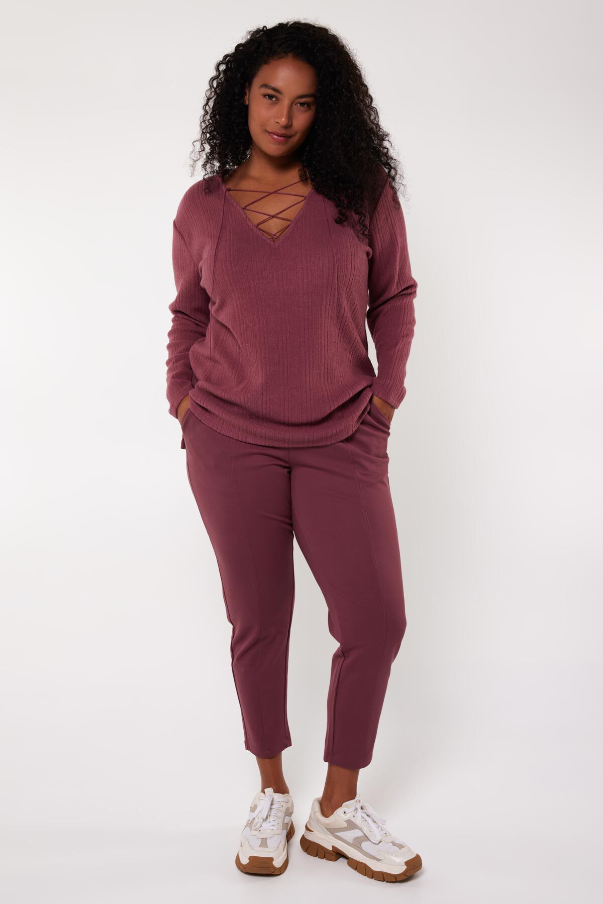 Gerade geschnittenes Top mit V-Ausschnitt  image number 0