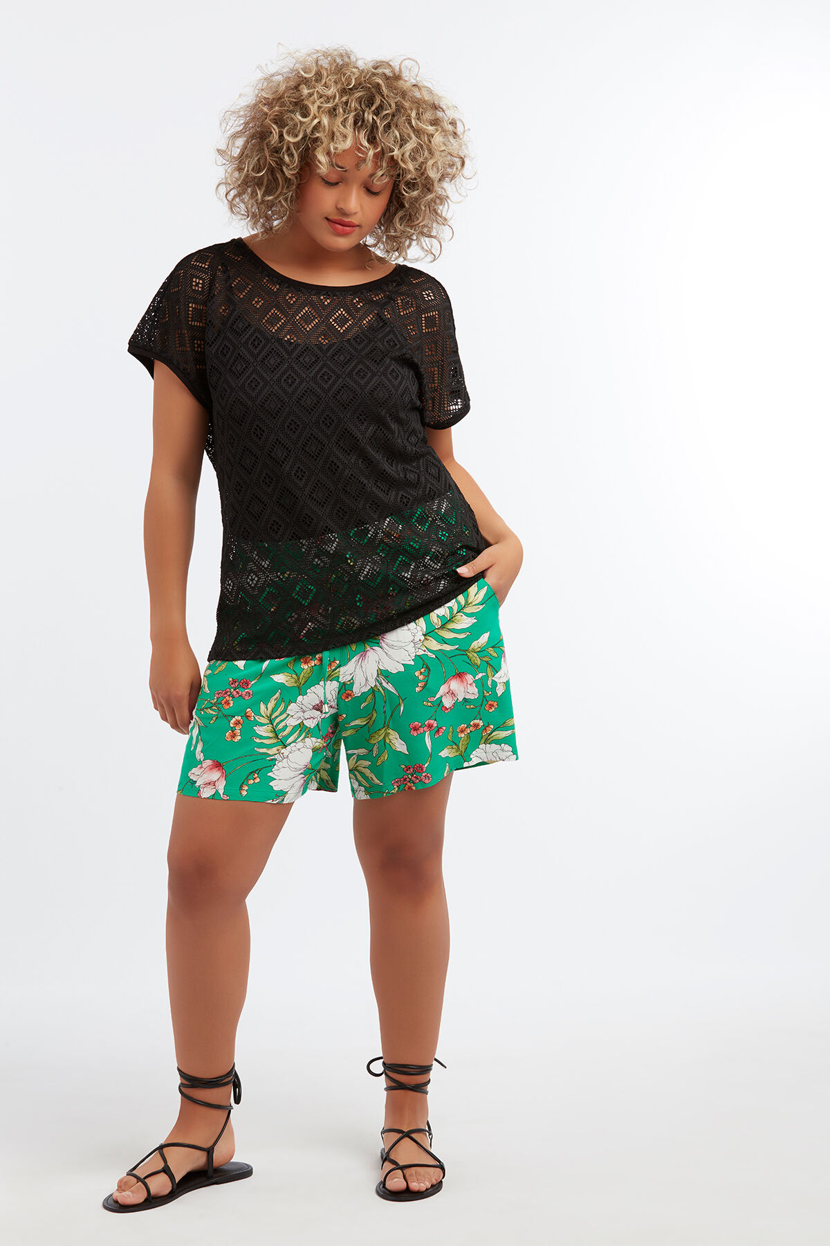 Lochmuster-Top mit &uuml;berkreuzten Tr&auml;gern image number 3