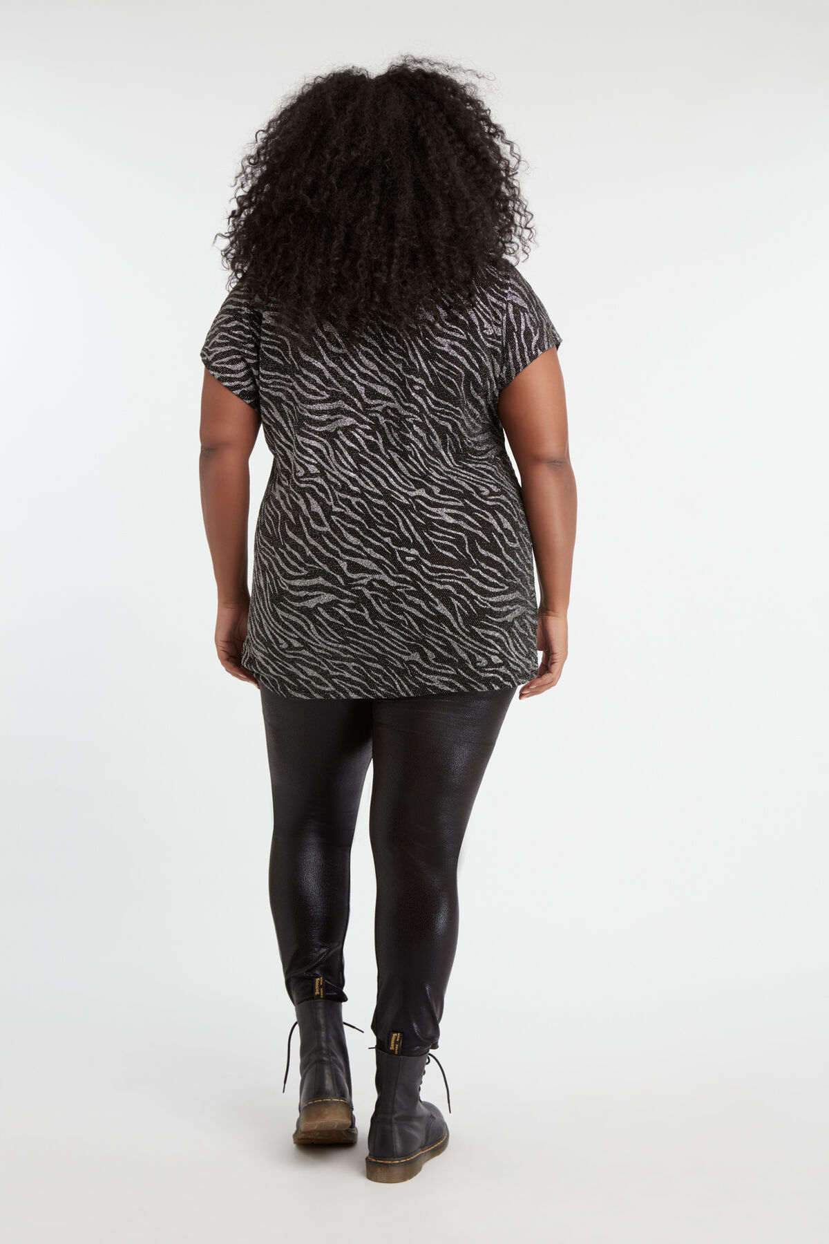 Langes T-Shirt mit Glitzer-Print image number 4