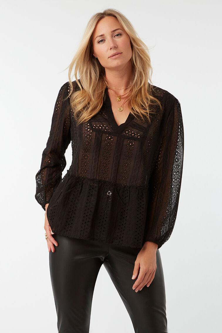 Bluse mit Stickereien image number 6