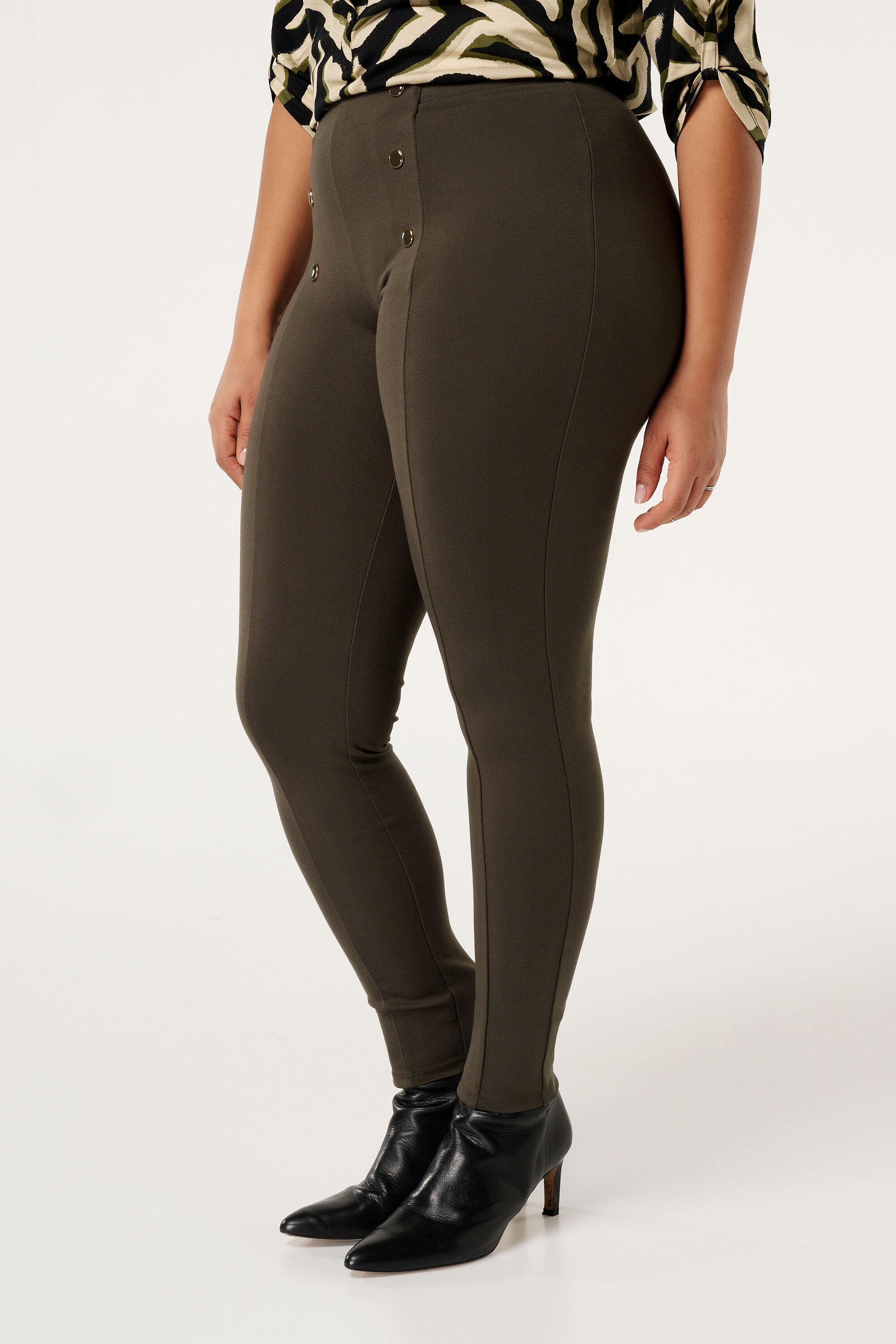 Tregging mit goldenen Kn&ouml;pfen image number 4