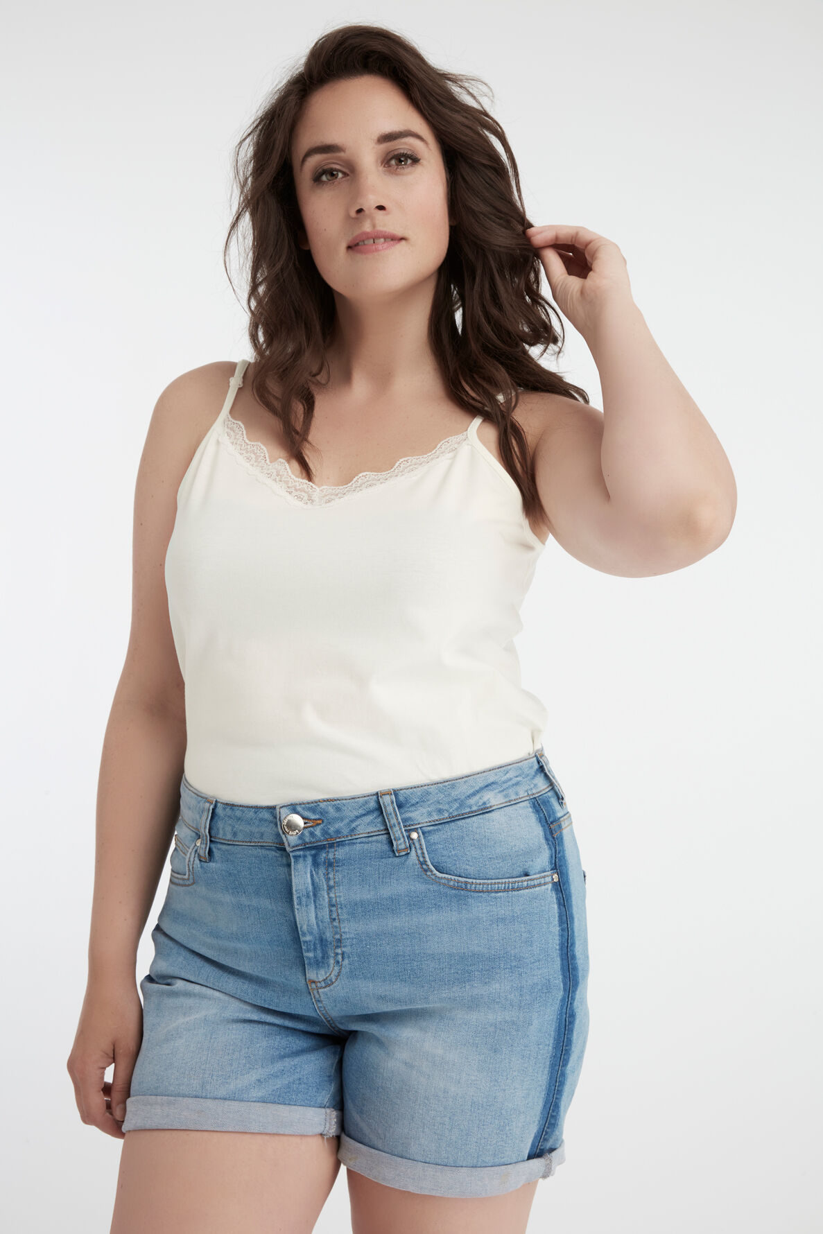 Denim-Shorts mit Kontrast-Streifen image number 5