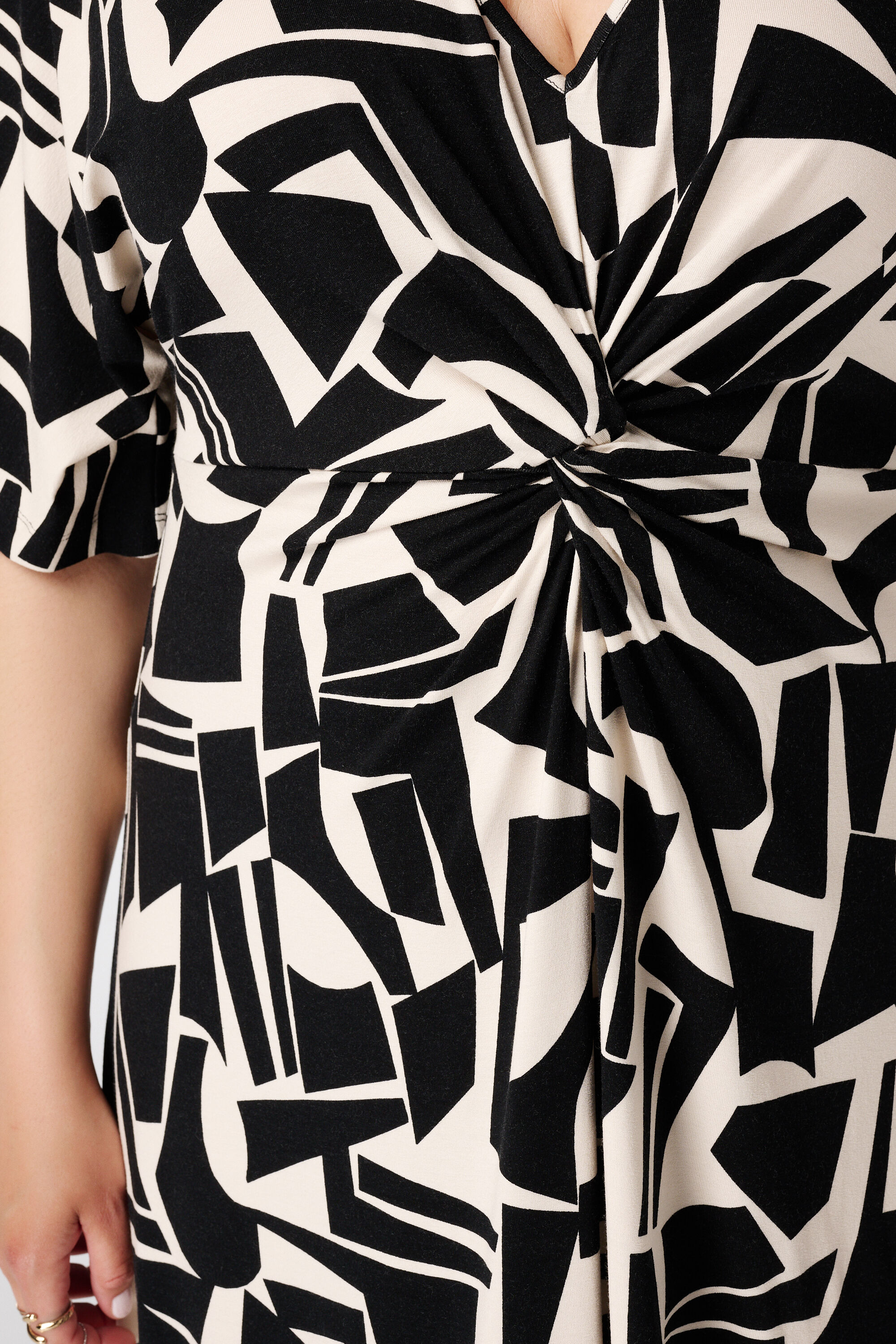 Kleid mit Print image number 6