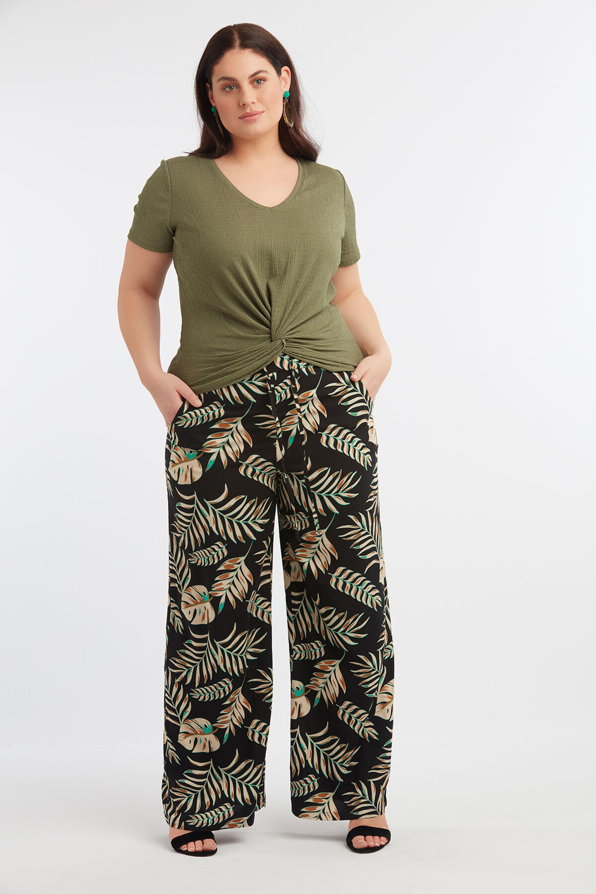 Wide-leg Hose mit Allover-Print  image number 3